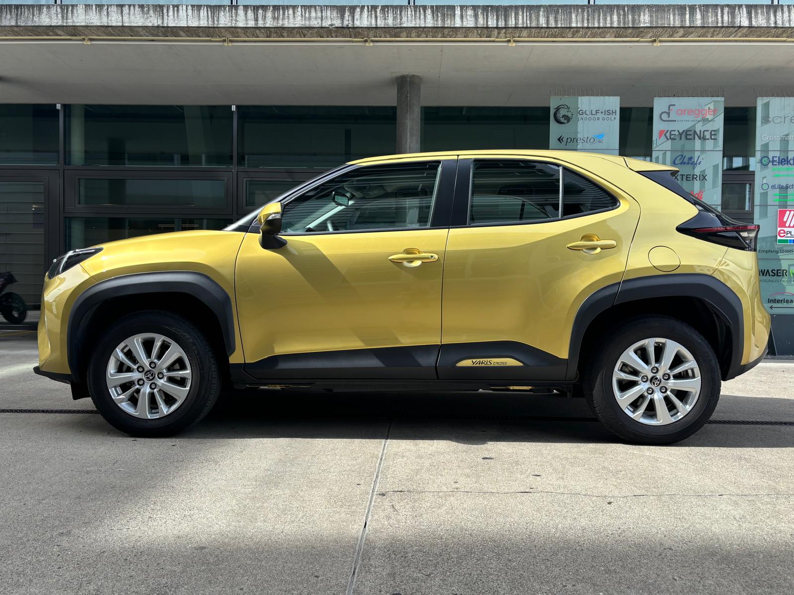 TOYOTA Yaris Cross 1.5 Comfort e-CVT-image-1