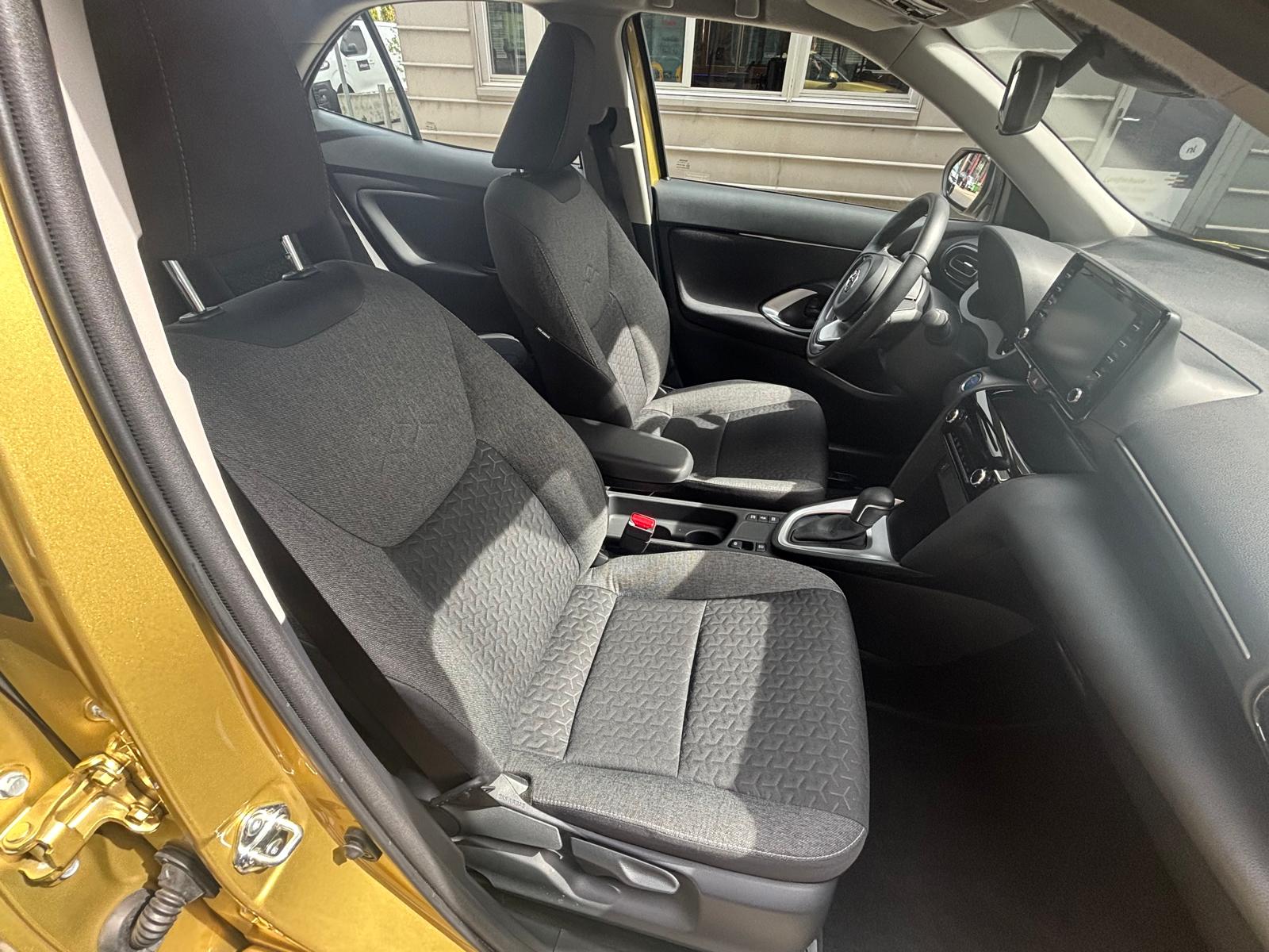 TOYOTA Yaris Cross 1.5 Comfort e-CVT-image-15