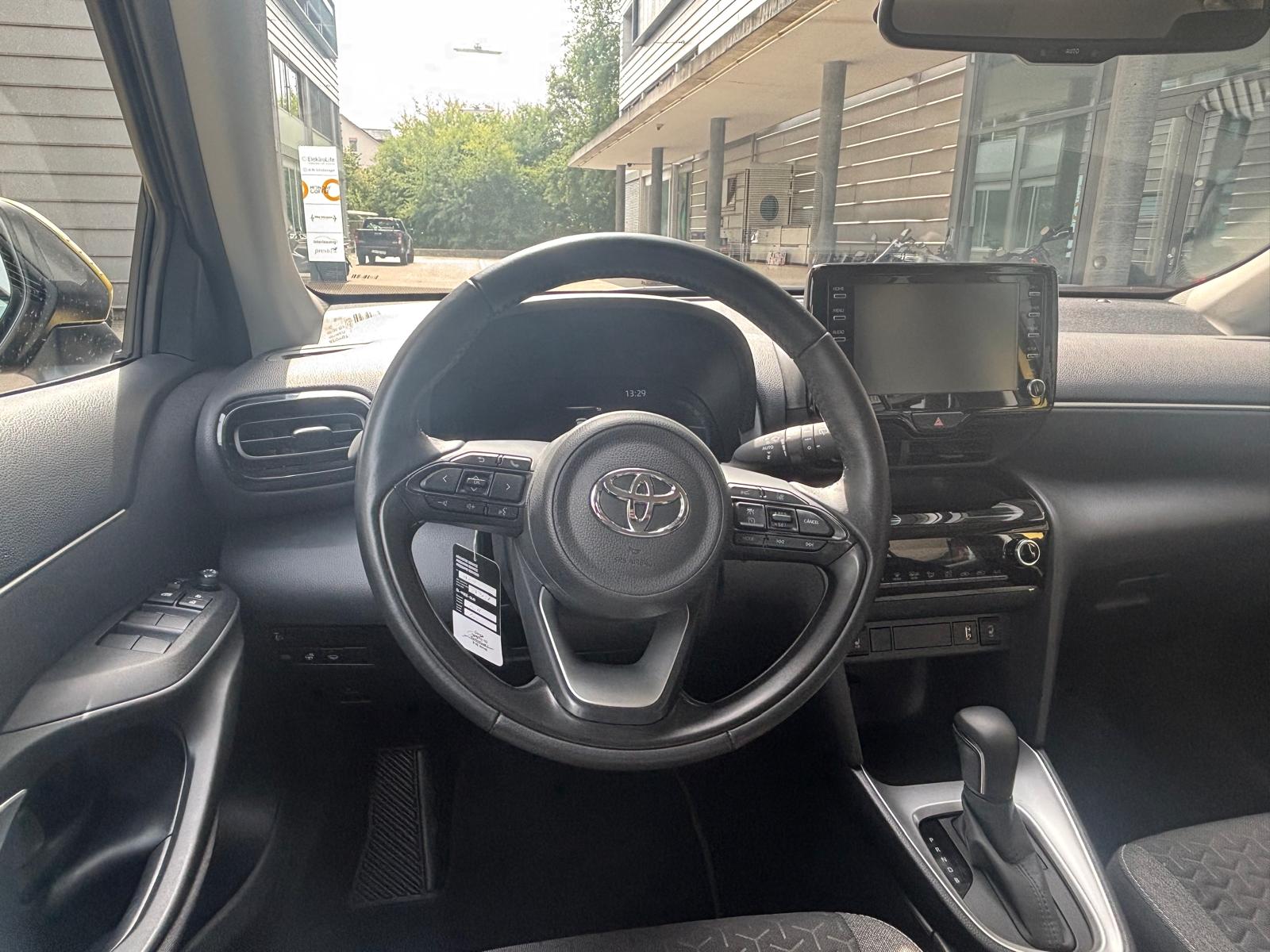 TOYOTA Yaris Cross 1.5 Comfort e-CVT-image-9