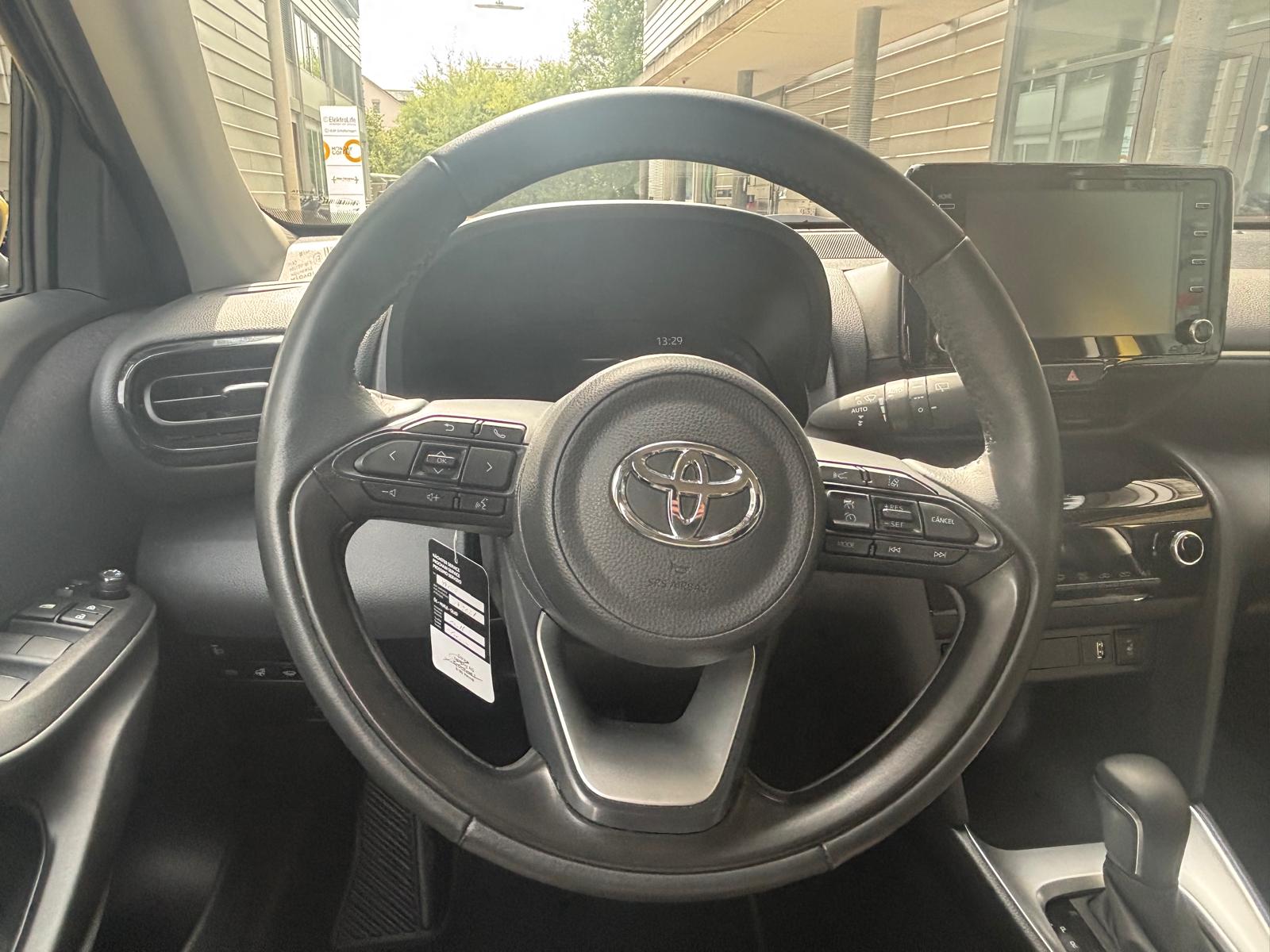 TOYOTA Yaris Cross 1.5 Comfort e-CVT-image-10
