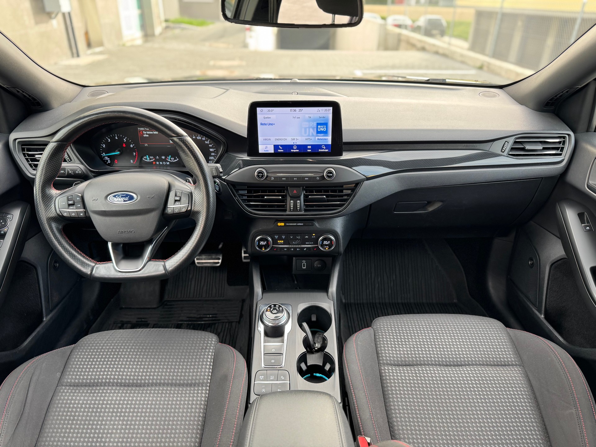 FORD Focus 1.0 SCTi ST Line Automatic-image-9