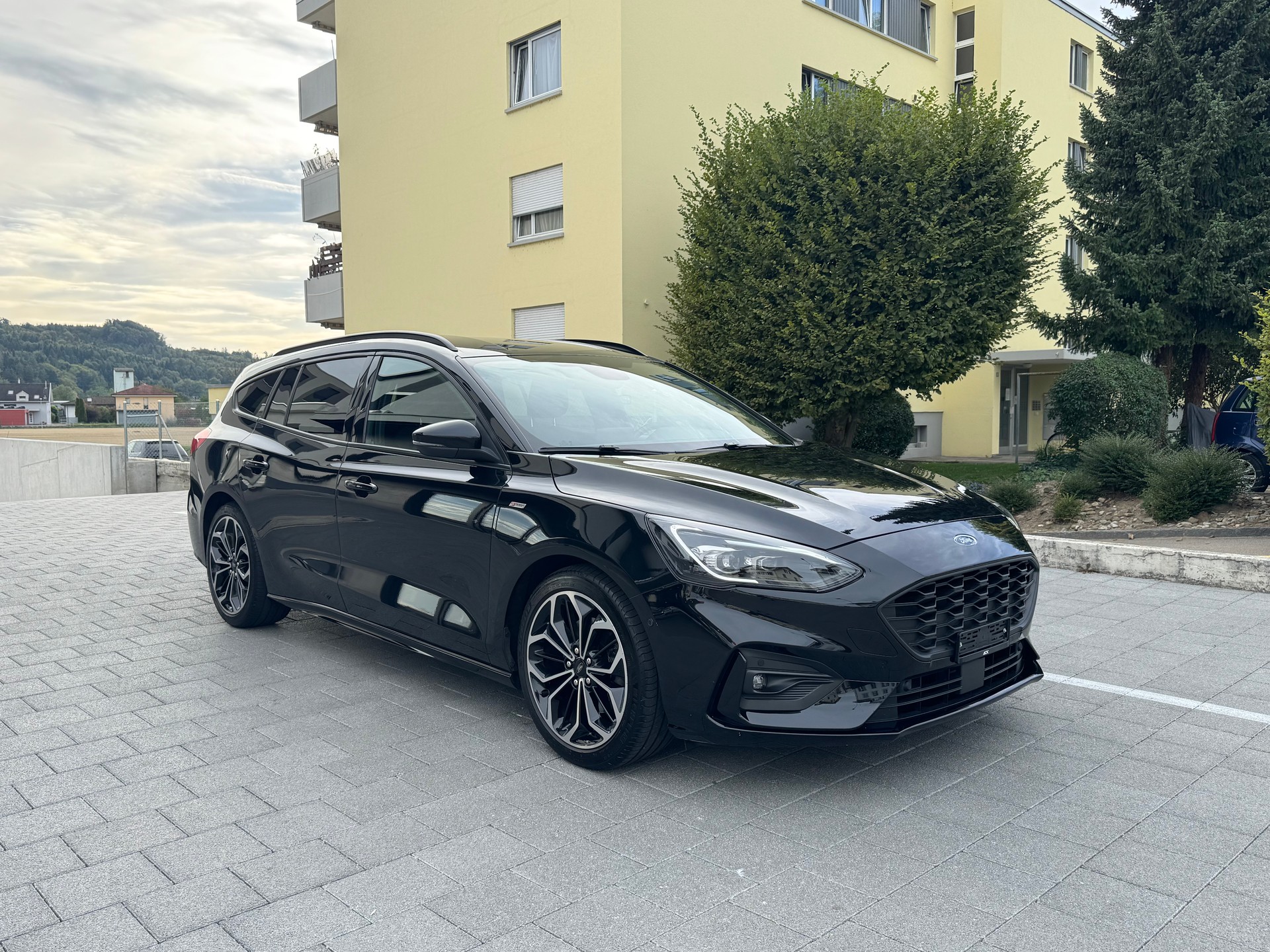 FORD Focus 1.0 SCTi ST Line Automatic-image-6