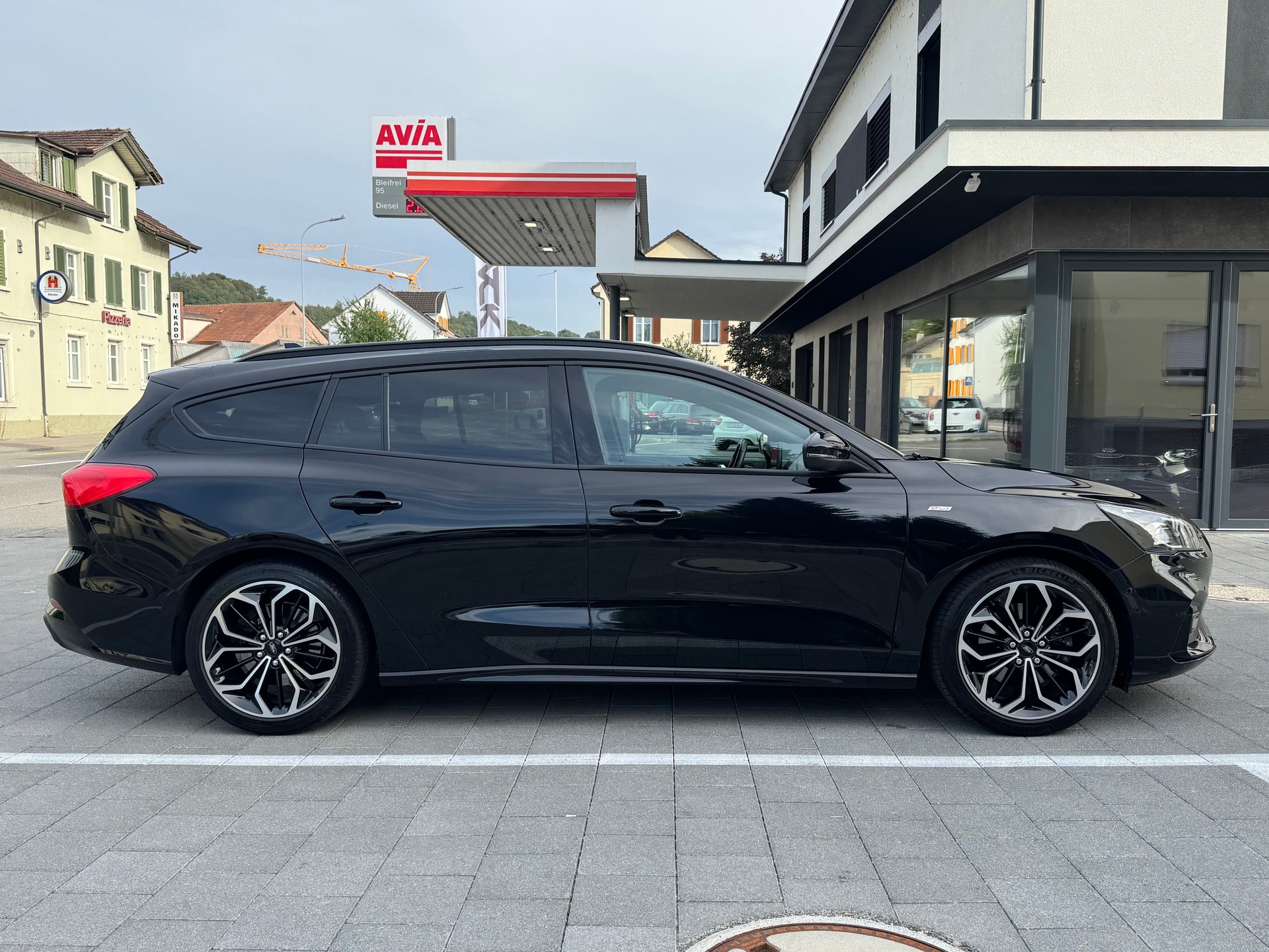 FORD Focus 1.0 SCTi ST Line Automatic-image-5