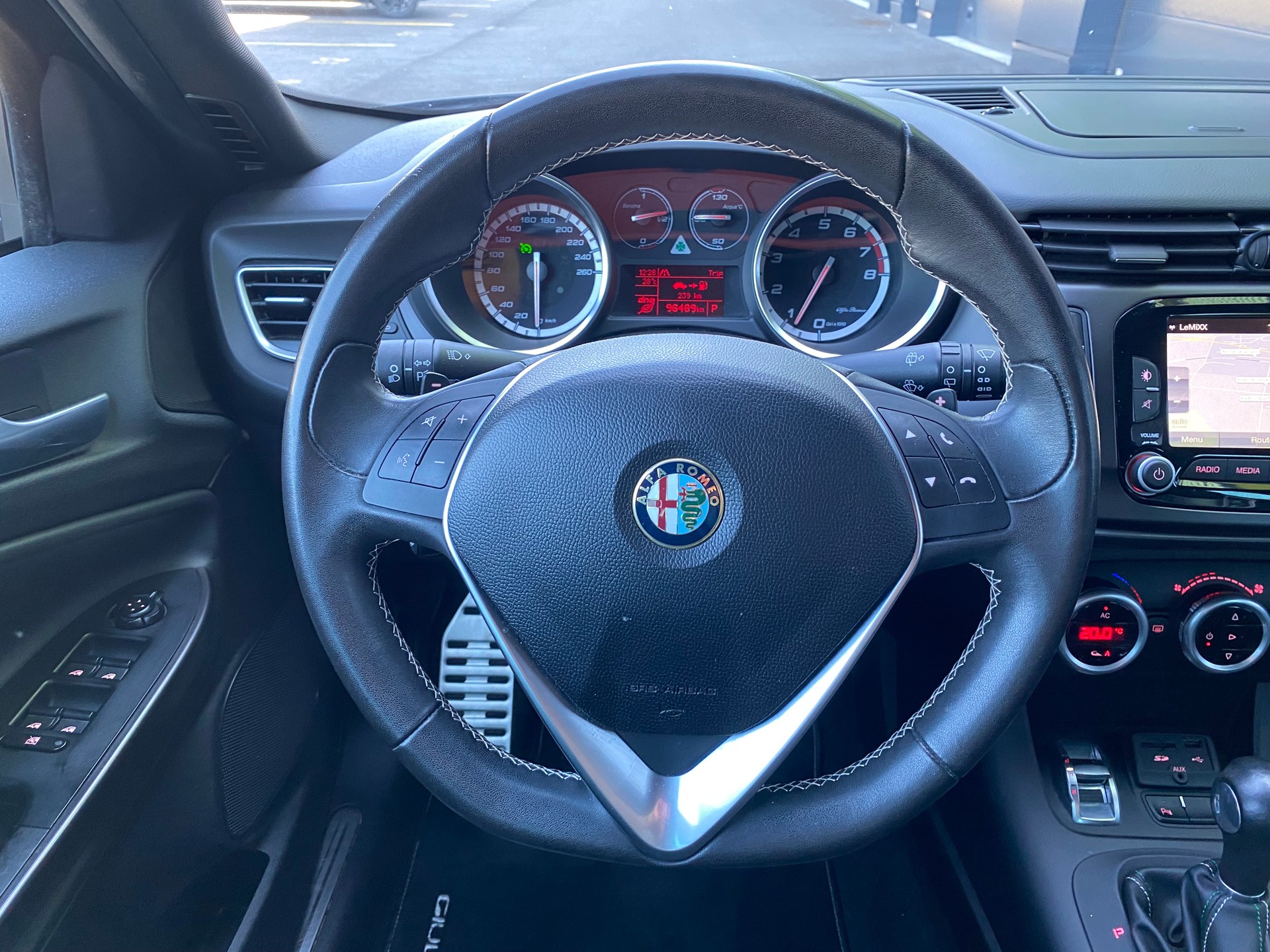 ALFA ROMEO Giulietta 1750 TBi Quadrifoglio Verde TCT-image-21