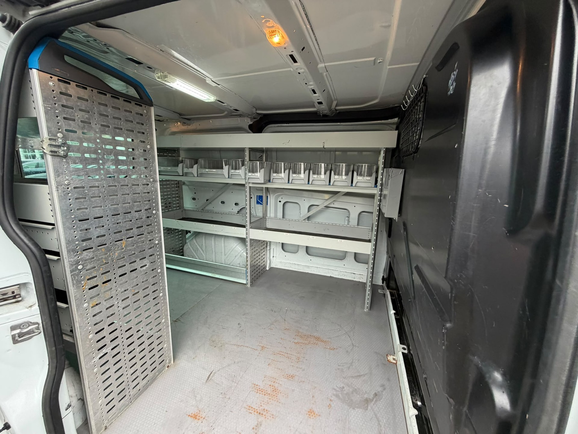 FORD Transit Custom Van 250 L1H1 Startup-image-4