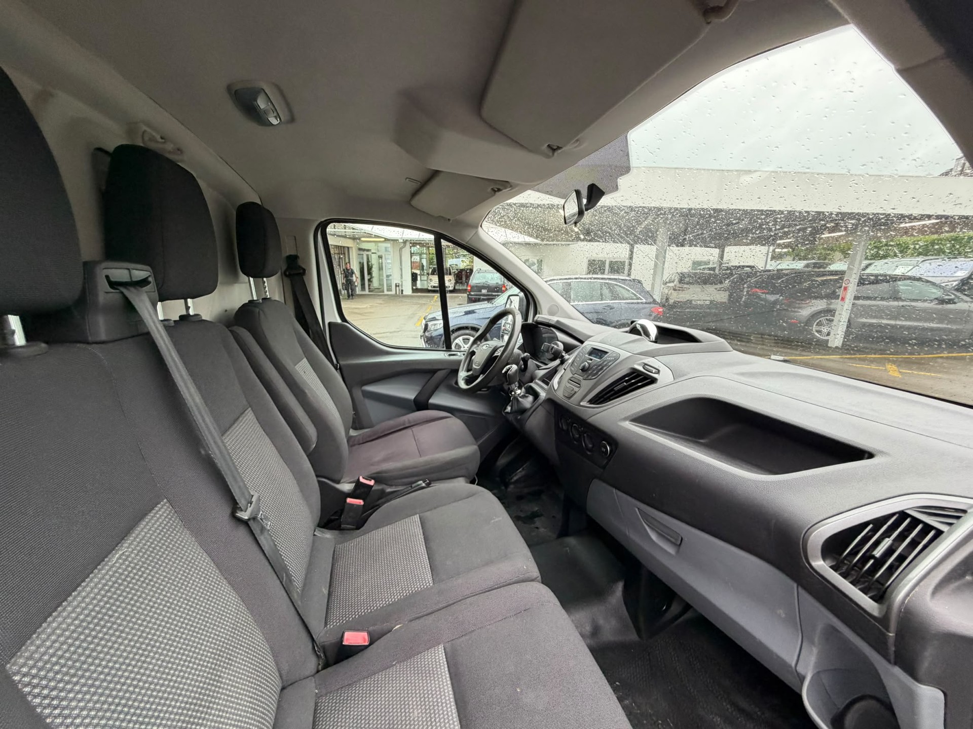 FORD Transit Custom Van 250 L1H1 Startup-image-13