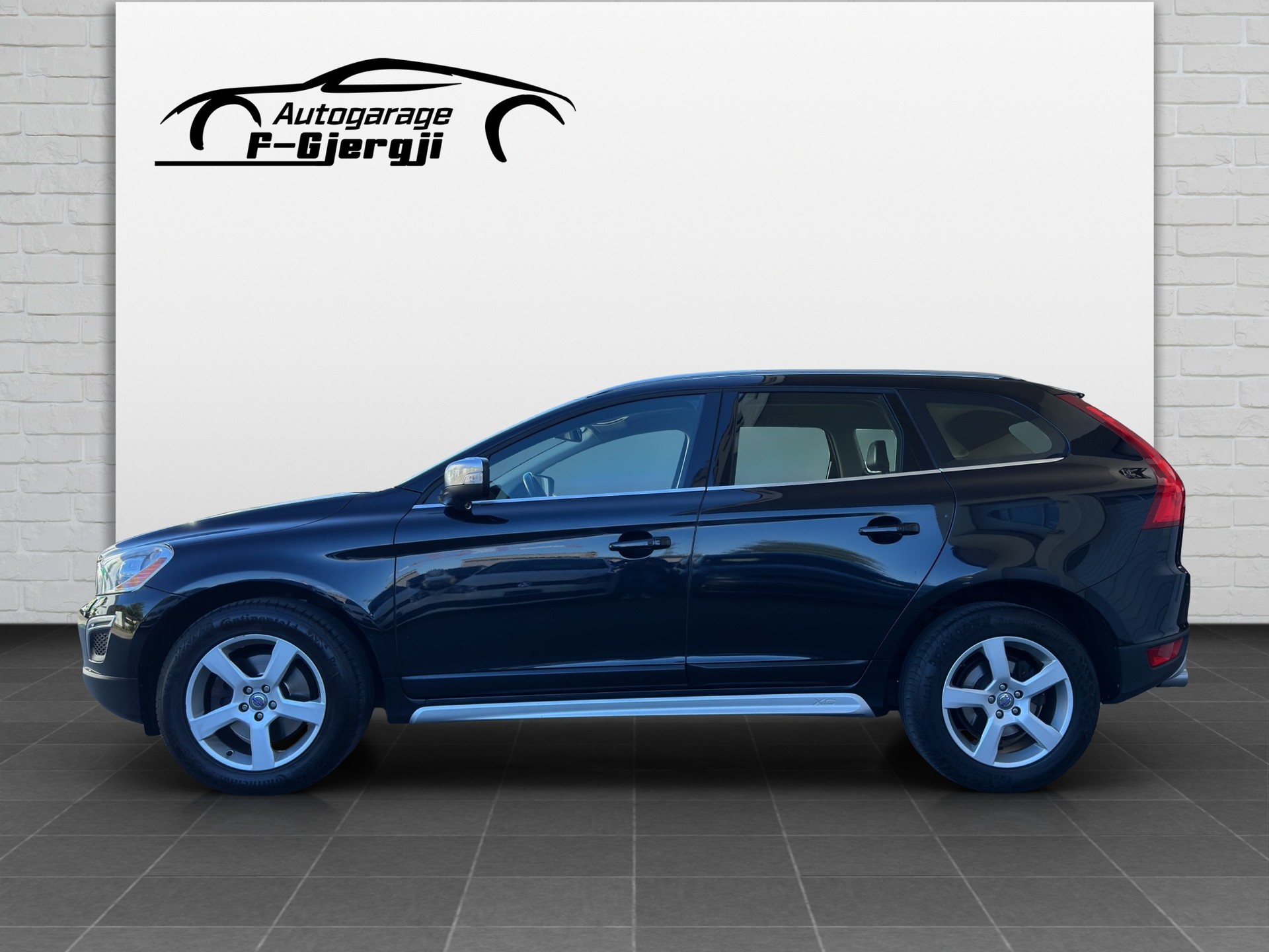 VOLVO XC60 D3 AWD R-Design Geartronic-image-4
