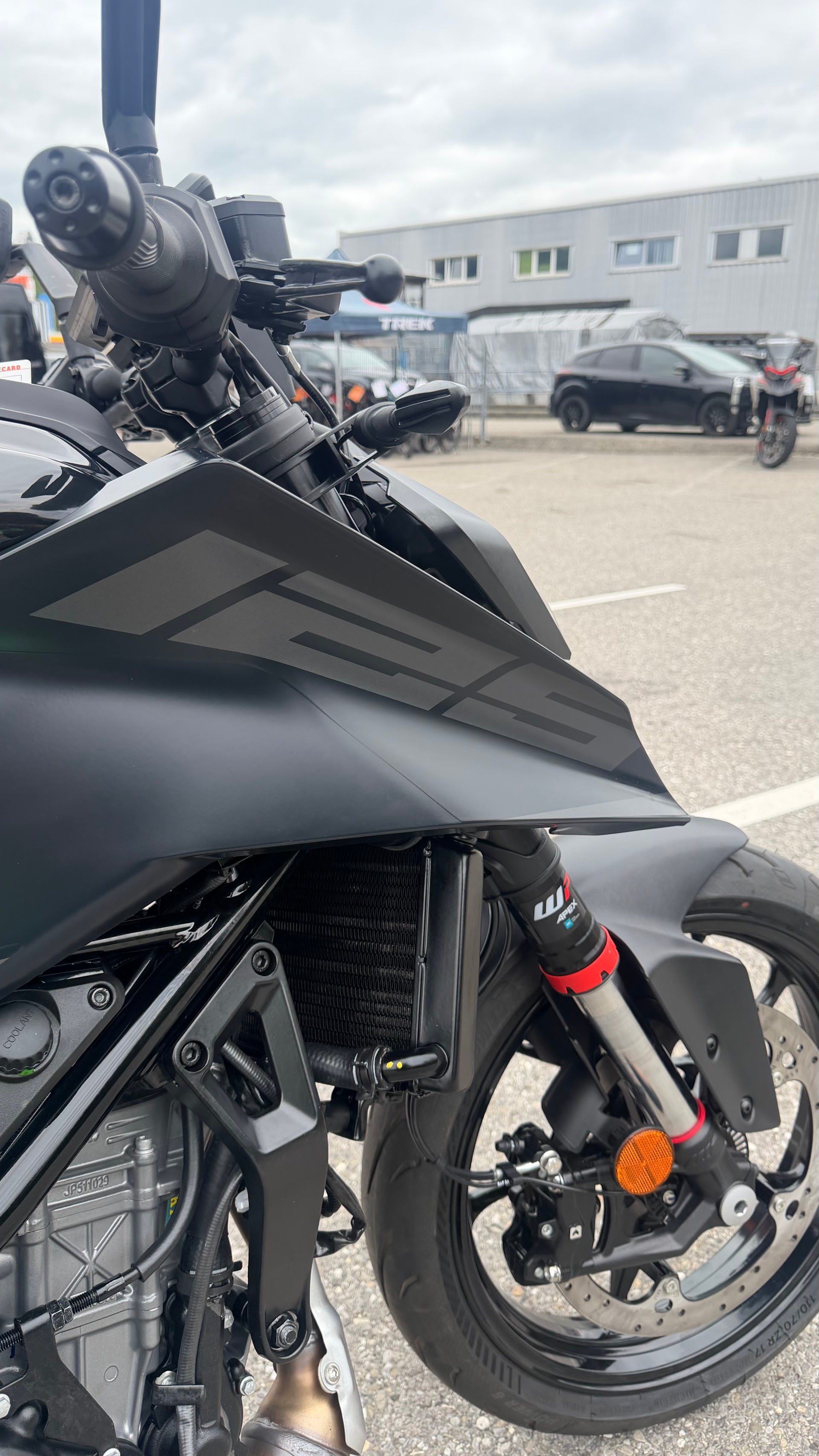 KTM 125 Duke-showroom-element-3