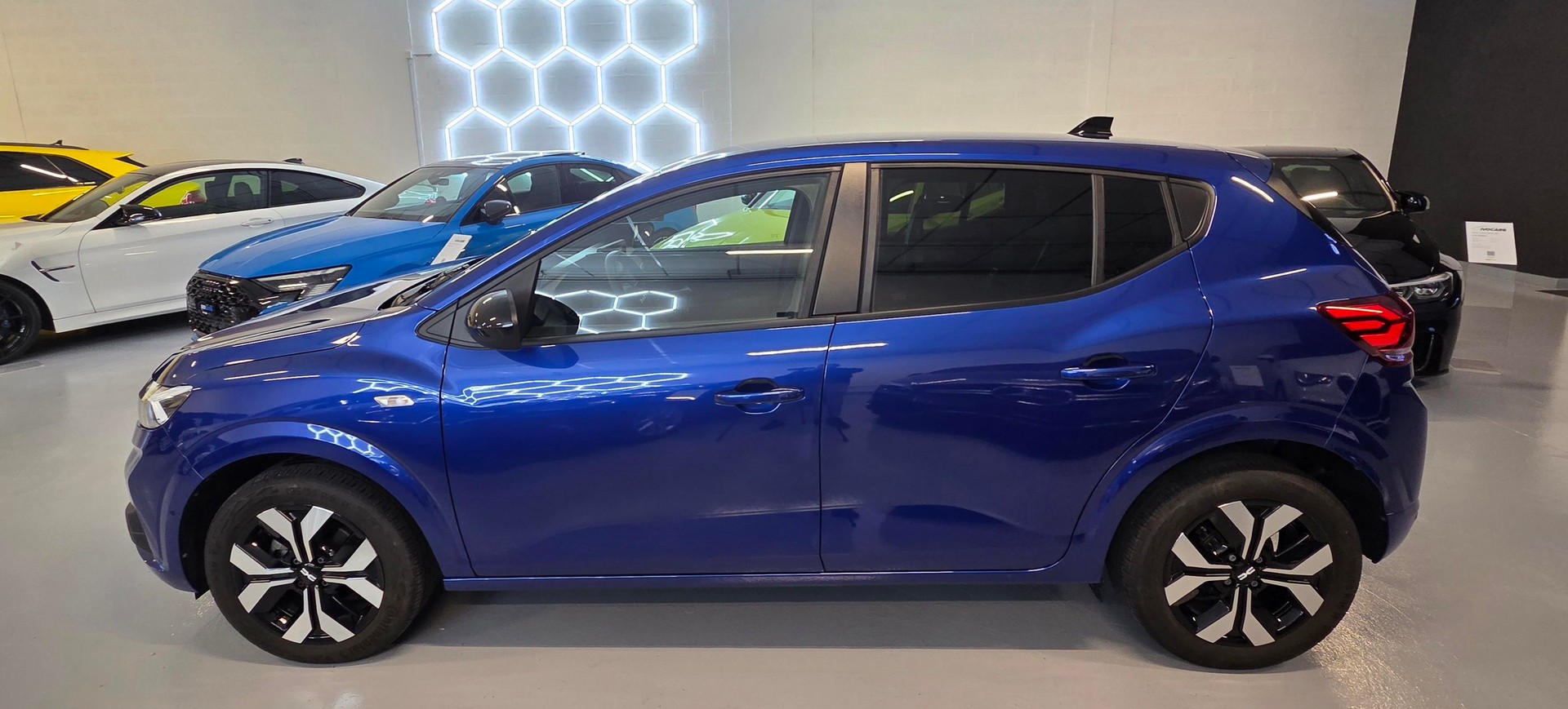 DACIA Sandero TCe 90 Expression CVT-image-1