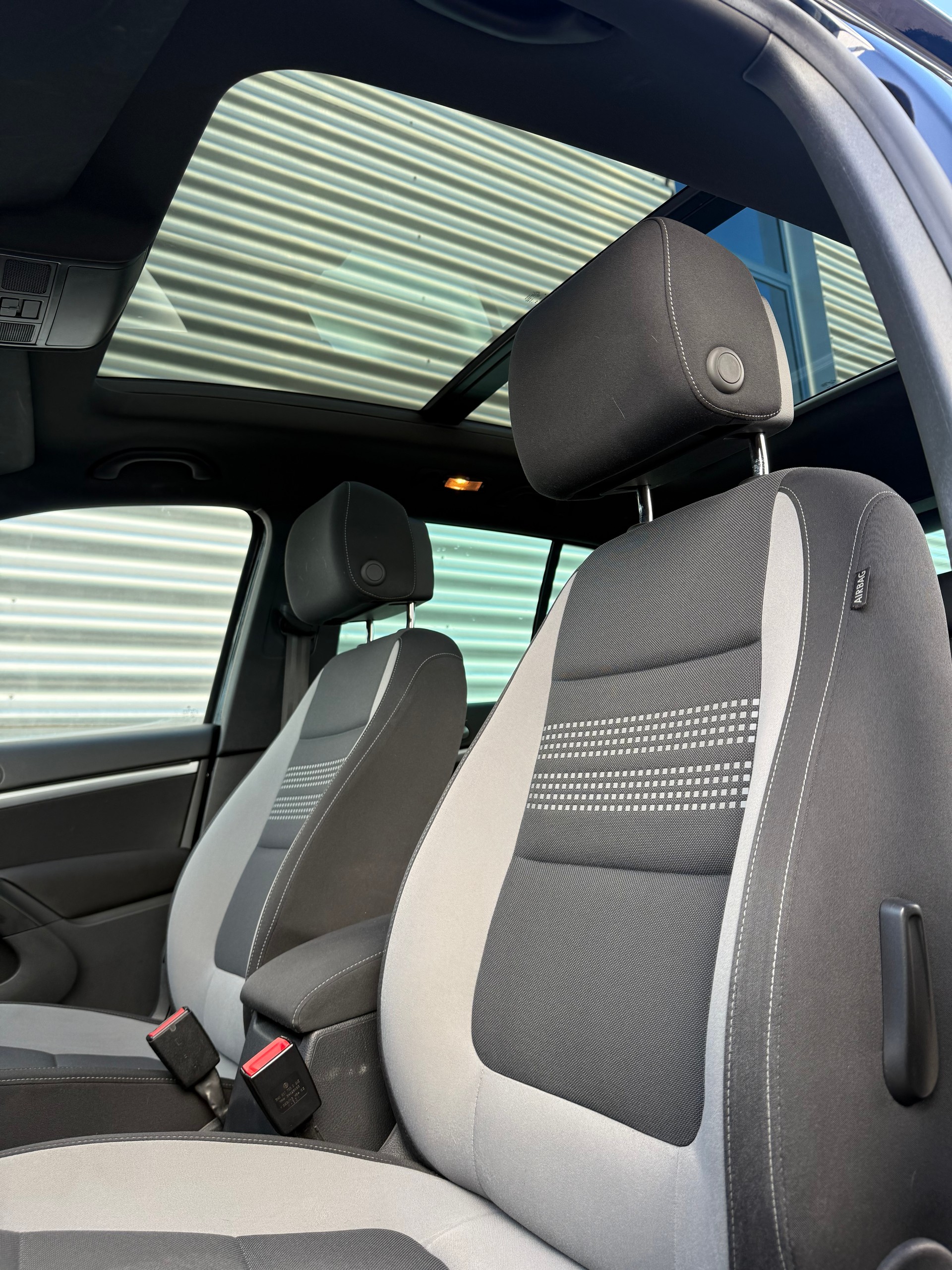 VW Tiguan 2.0 TDI BlueMotion Sport&Style 4Motion DSG-image-13