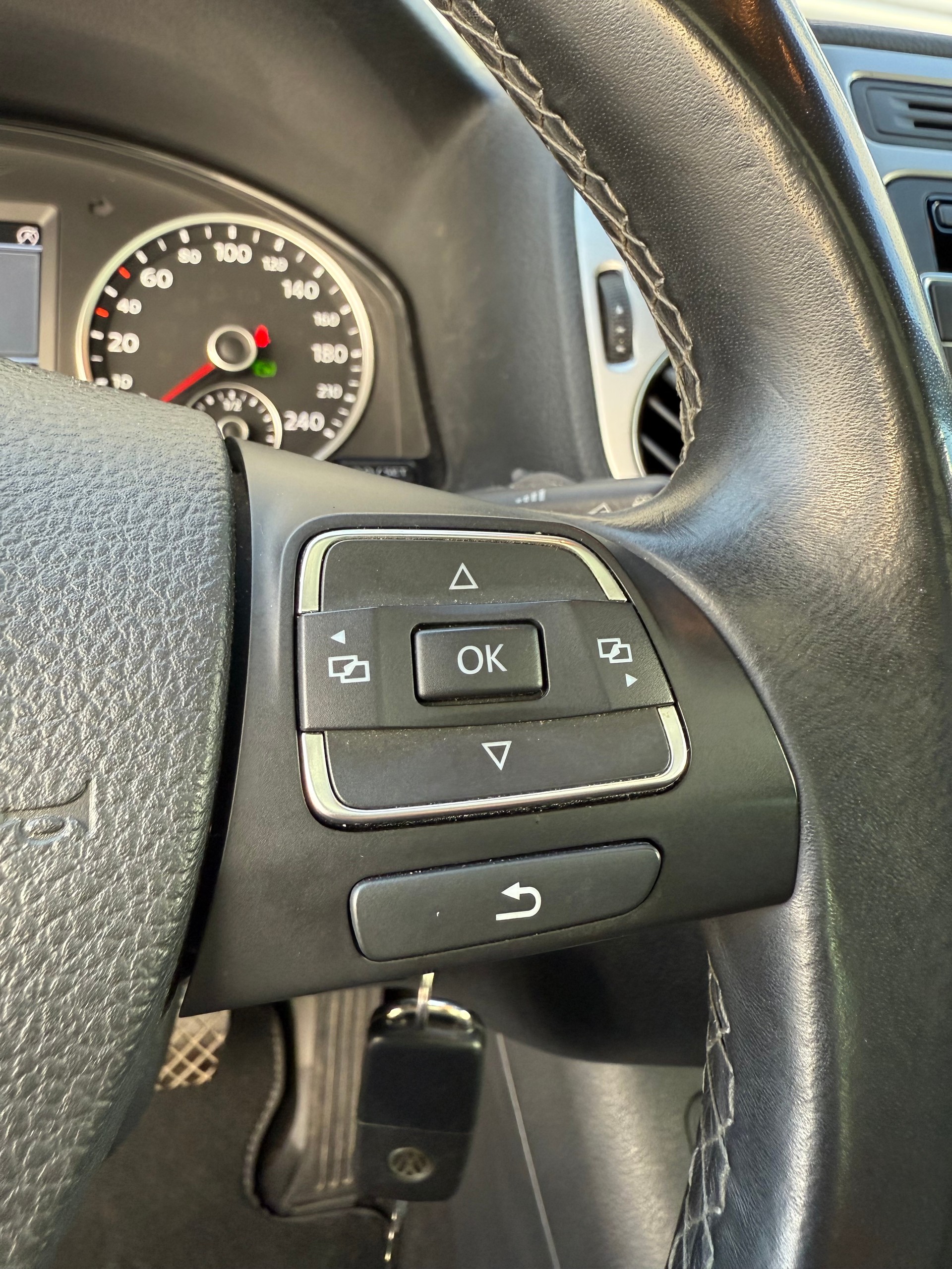 VW Tiguan 2.0 TDI BlueMotion Sport&Style 4Motion DSG-image-10