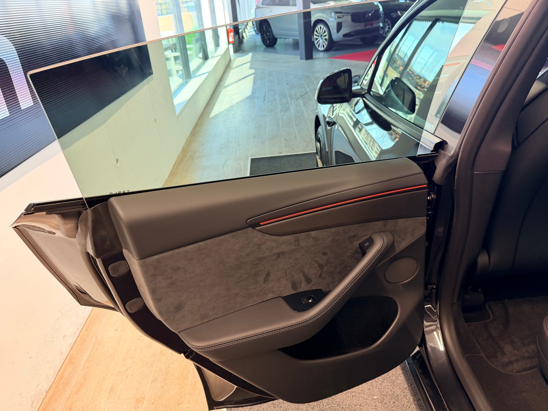 TESLA Model Y Performance-image-21