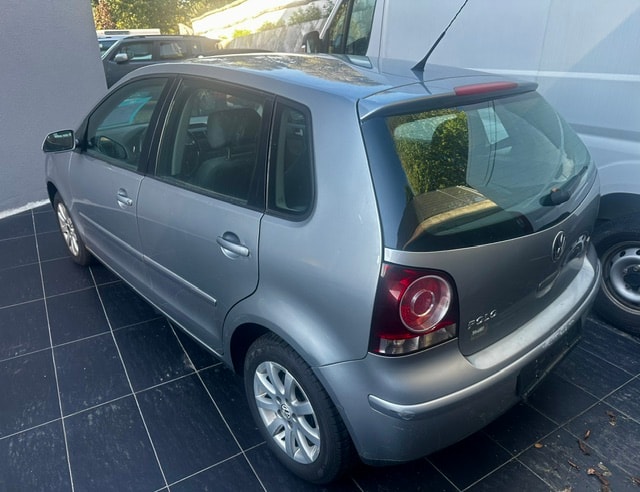 VW Polo 1.4 16V Young&Fresh-image-2