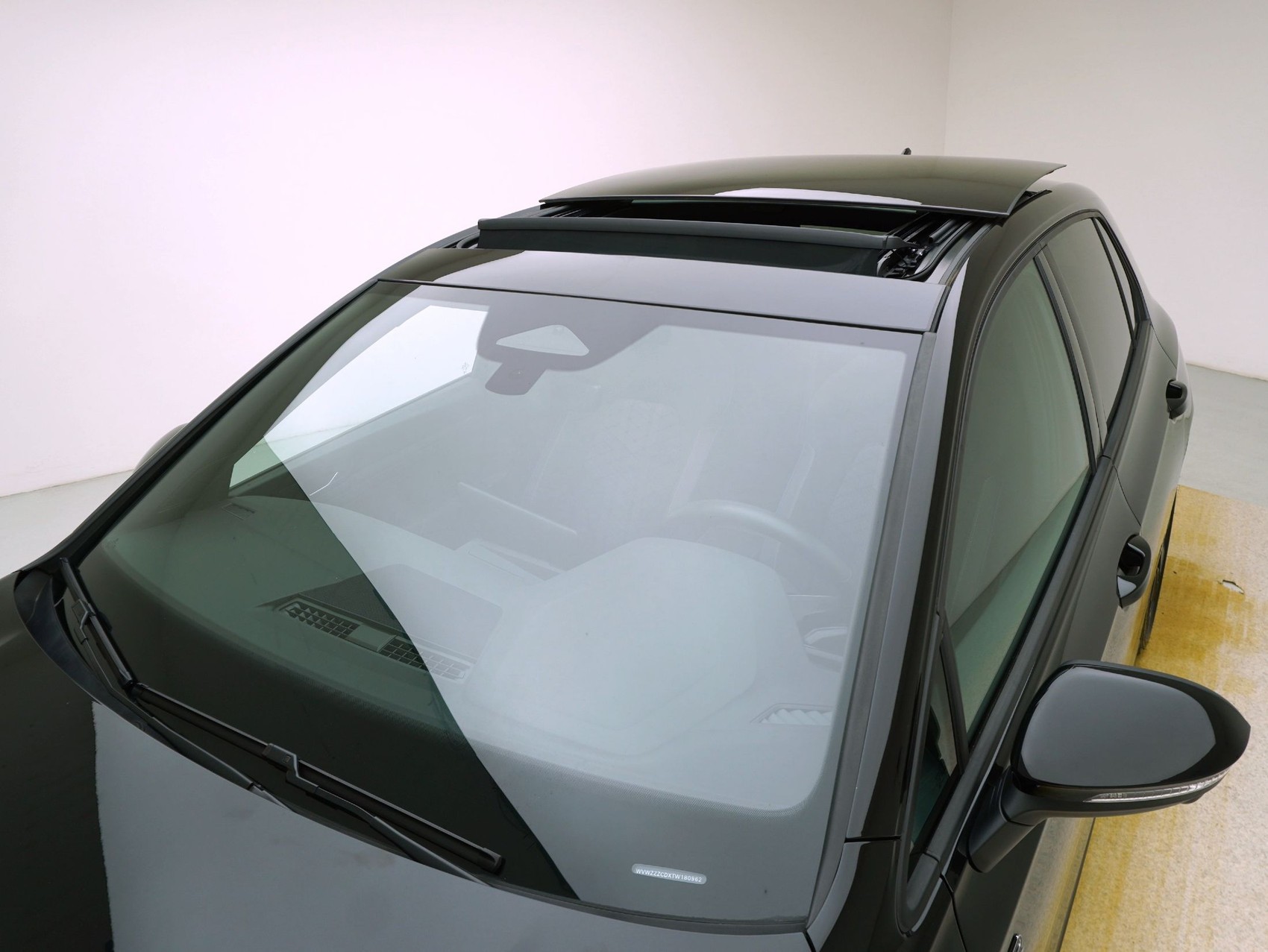 VW Golf 8.5 2.0 TSI DSG R-Line Black Style 4Motion **VW Werksgarantie bis 12/2030**-image-6