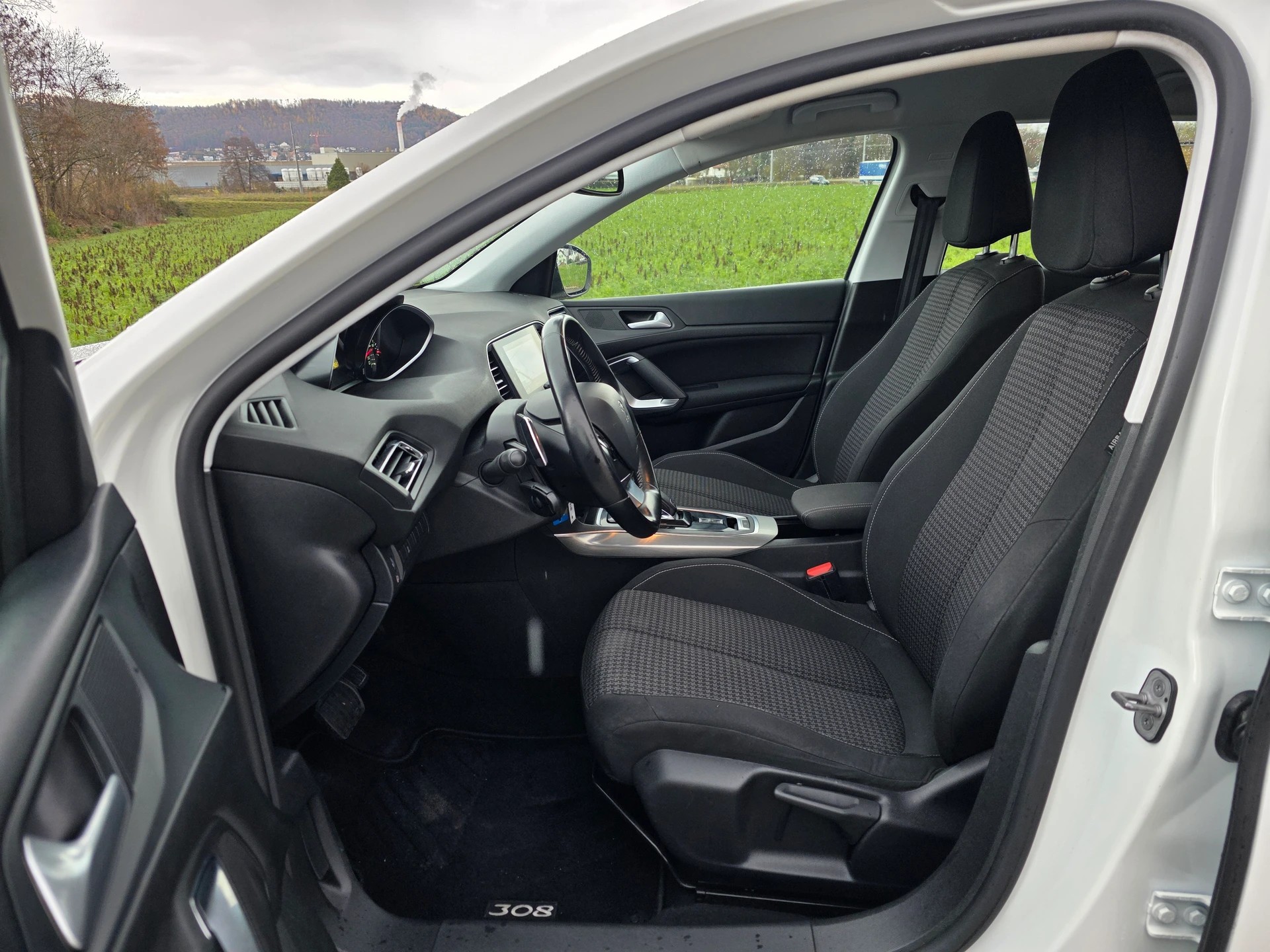 PEUGEOT 308 SW 1.5 BlueHDI Business Line EAT8 * Ab MFK 2026 * Frisch ab Service inkl. ZR + WP *-image-5