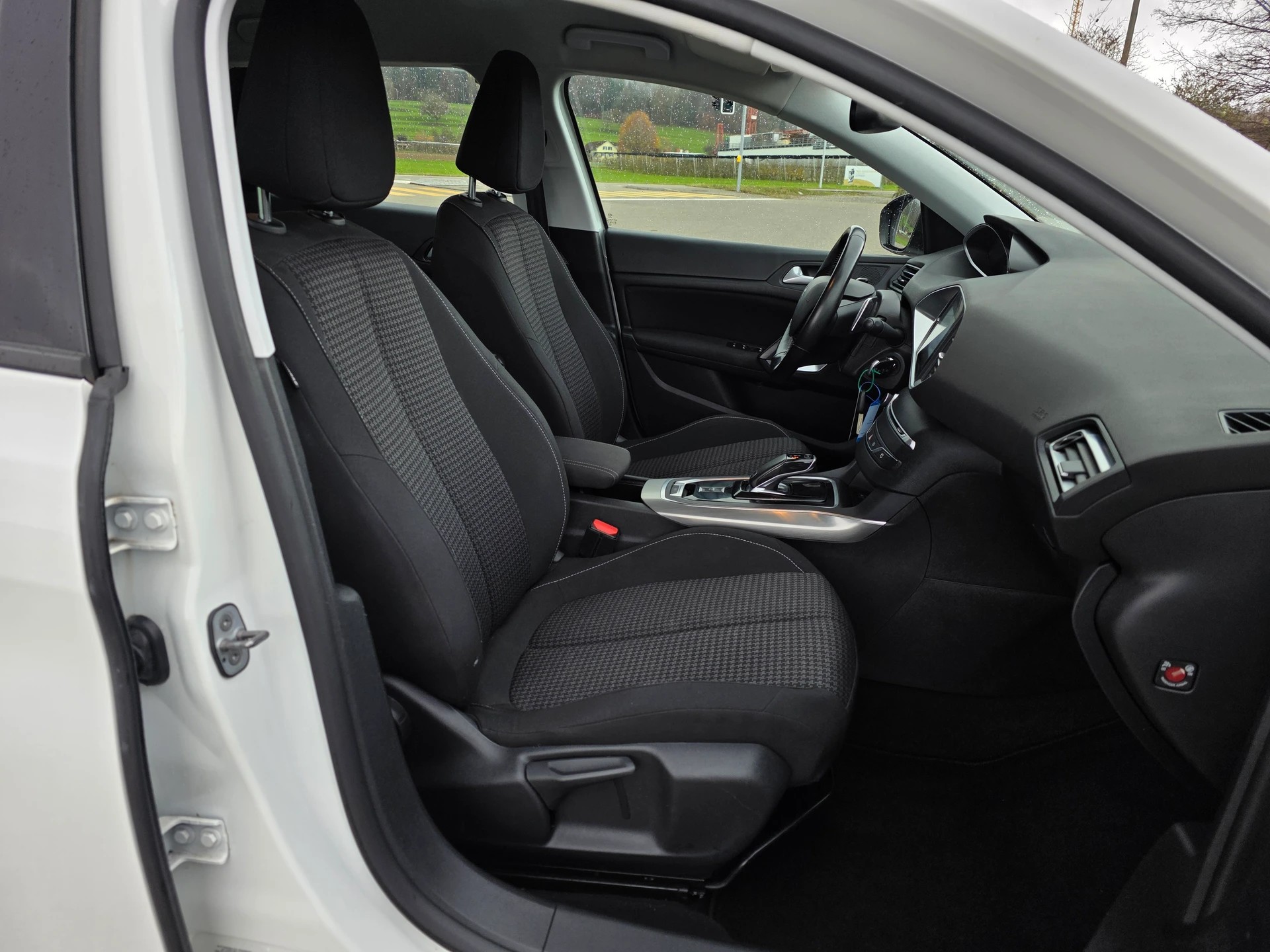 PEUGEOT 308 SW 1.5 BlueHDI Business Line EAT8 * Ab MFK 2026 * Frisch ab Service inkl. ZR + WP *-image-14