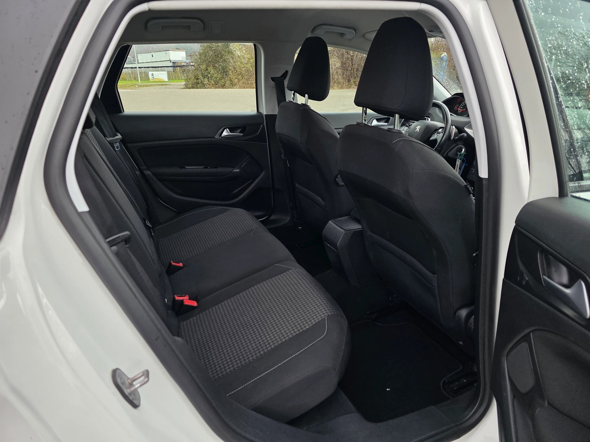 PEUGEOT 308 SW 1.5 BlueHDI Business Line EAT8 * Ab MFK 2026 * Frisch ab Service inkl. ZR + WP *-image-17