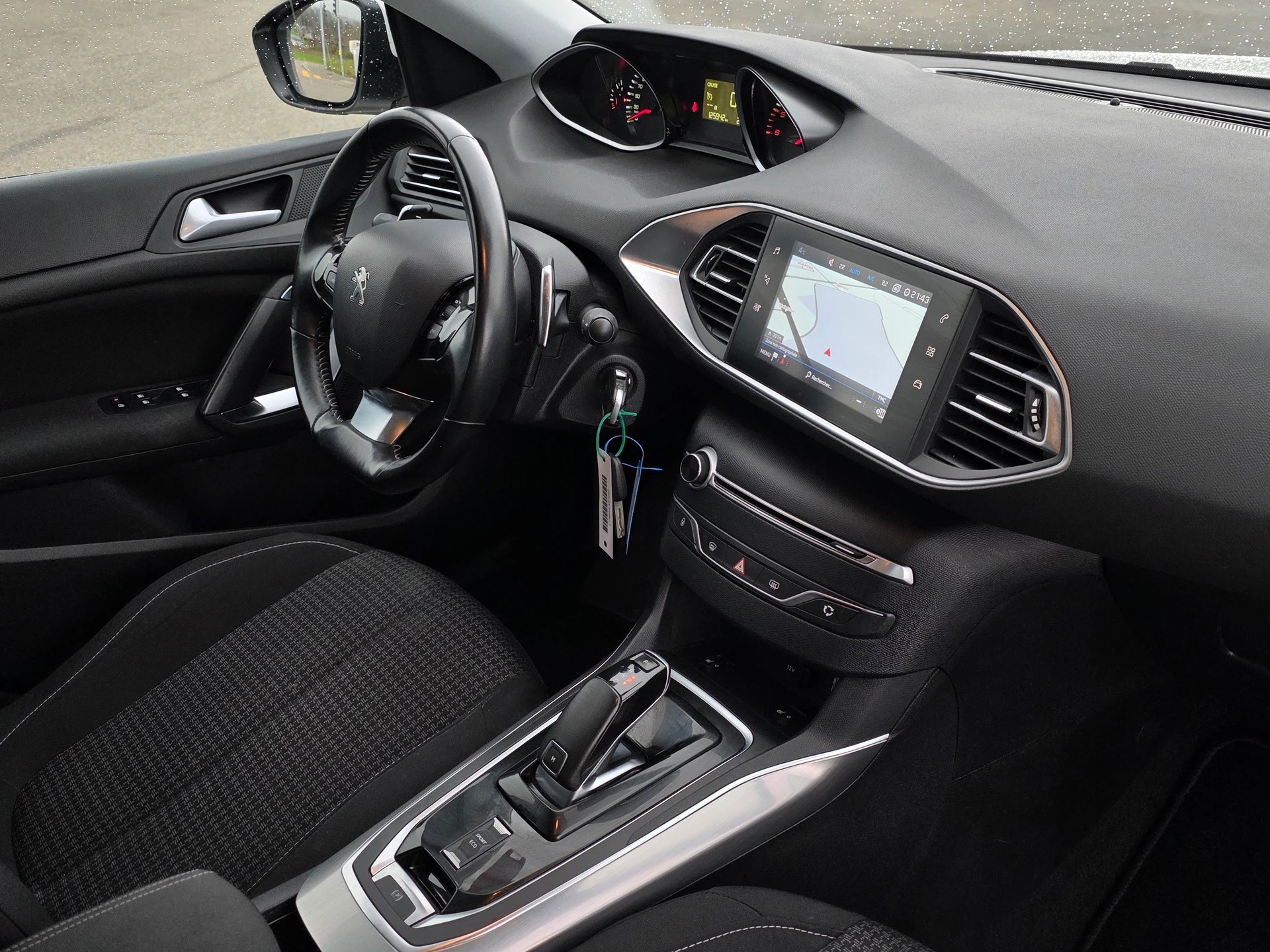 PEUGEOT 308 SW 1.5 BlueHDI Business Line EAT8 * Ab MFK 2026 * Frisch ab Service inkl. ZR + WP *-image-15