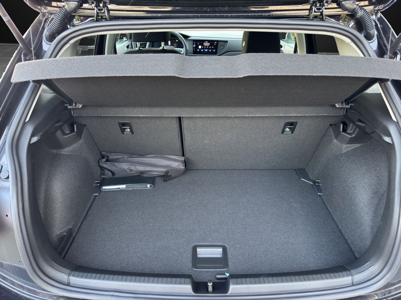 VW Polo 1.0 TSI Basis-image-12