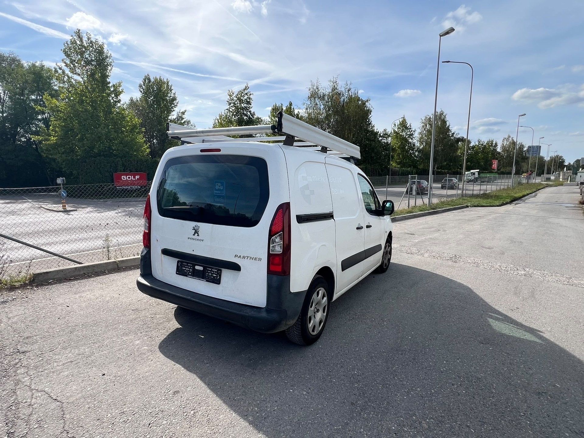 PEUGEOT Partner 1.6 Benzin Urban Mit MFK-image-2