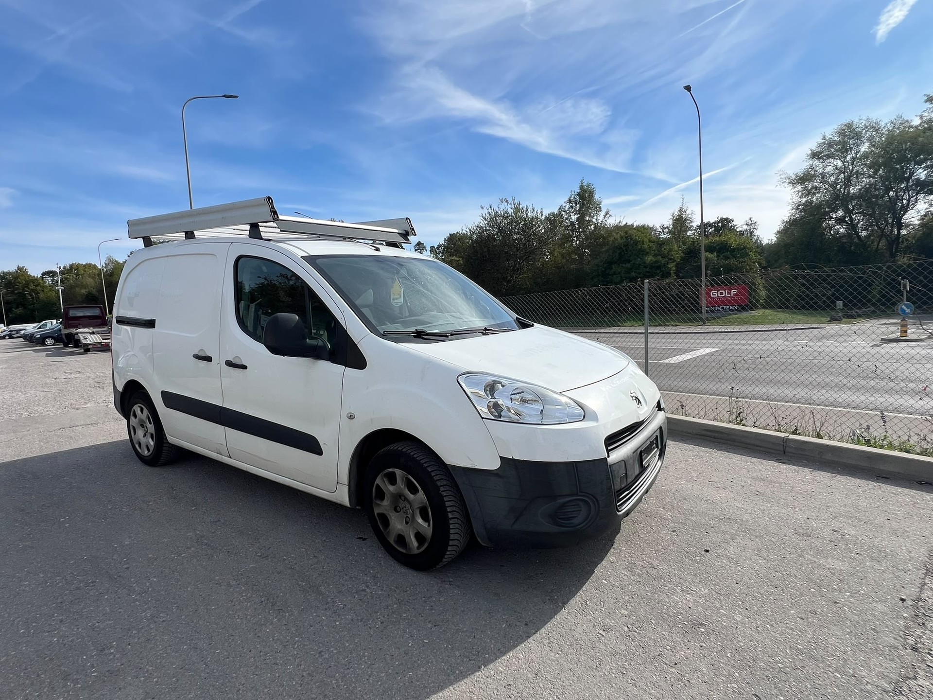 PEUGEOT Partner 1.6 Benzin Urban Mit MFK-image-5