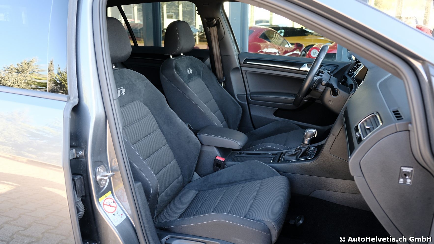 VW Golf 2.0 TSI R 4Motion DSG-image-10