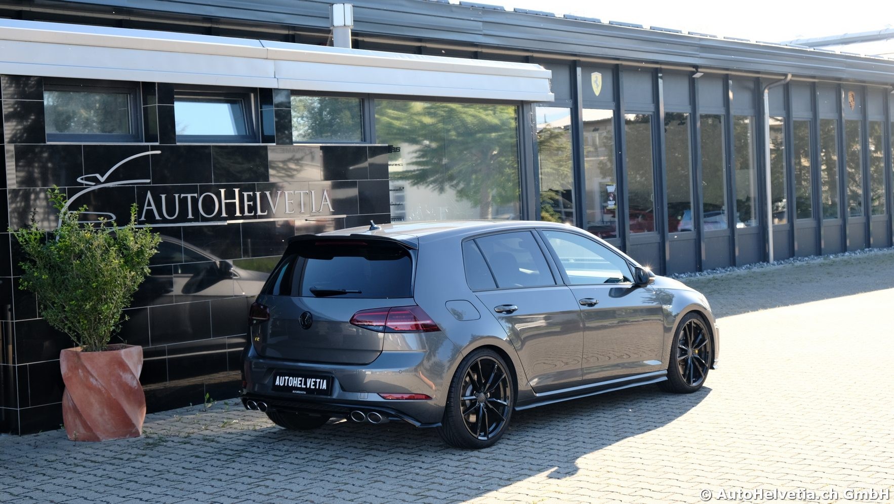 VW Golf 2.0 TSI R 4Motion DSG-image-16