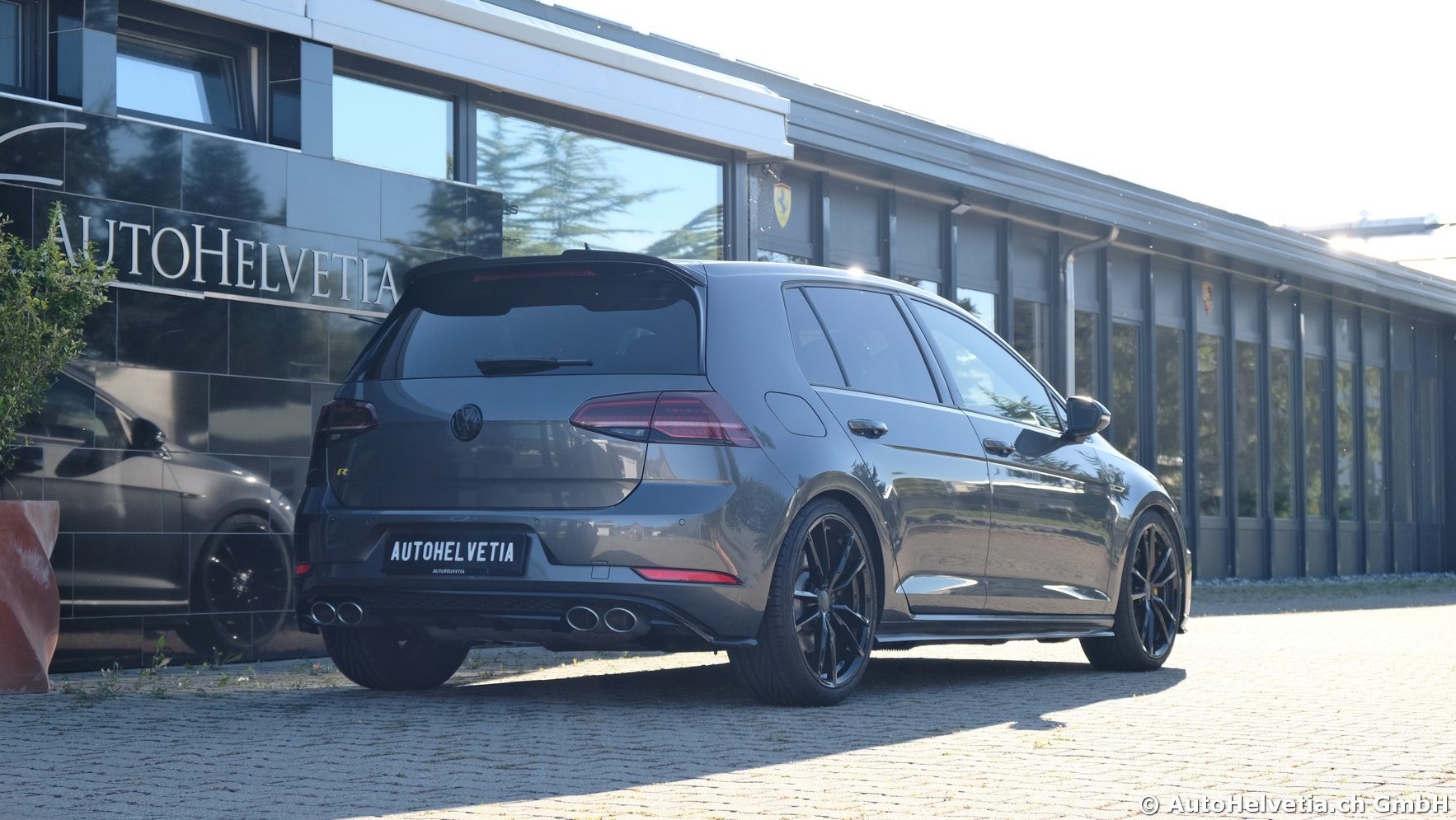 VW Golf 2.0 TSI R 4Motion DSG-image-4