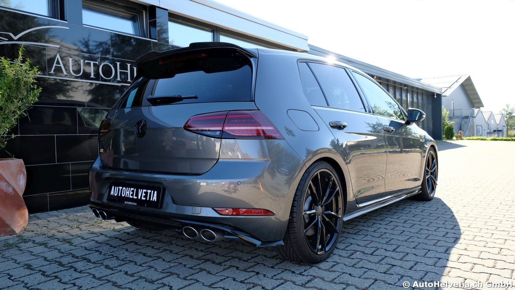 VW Golf 2.0 TSI R 4Motion DSG-image-5