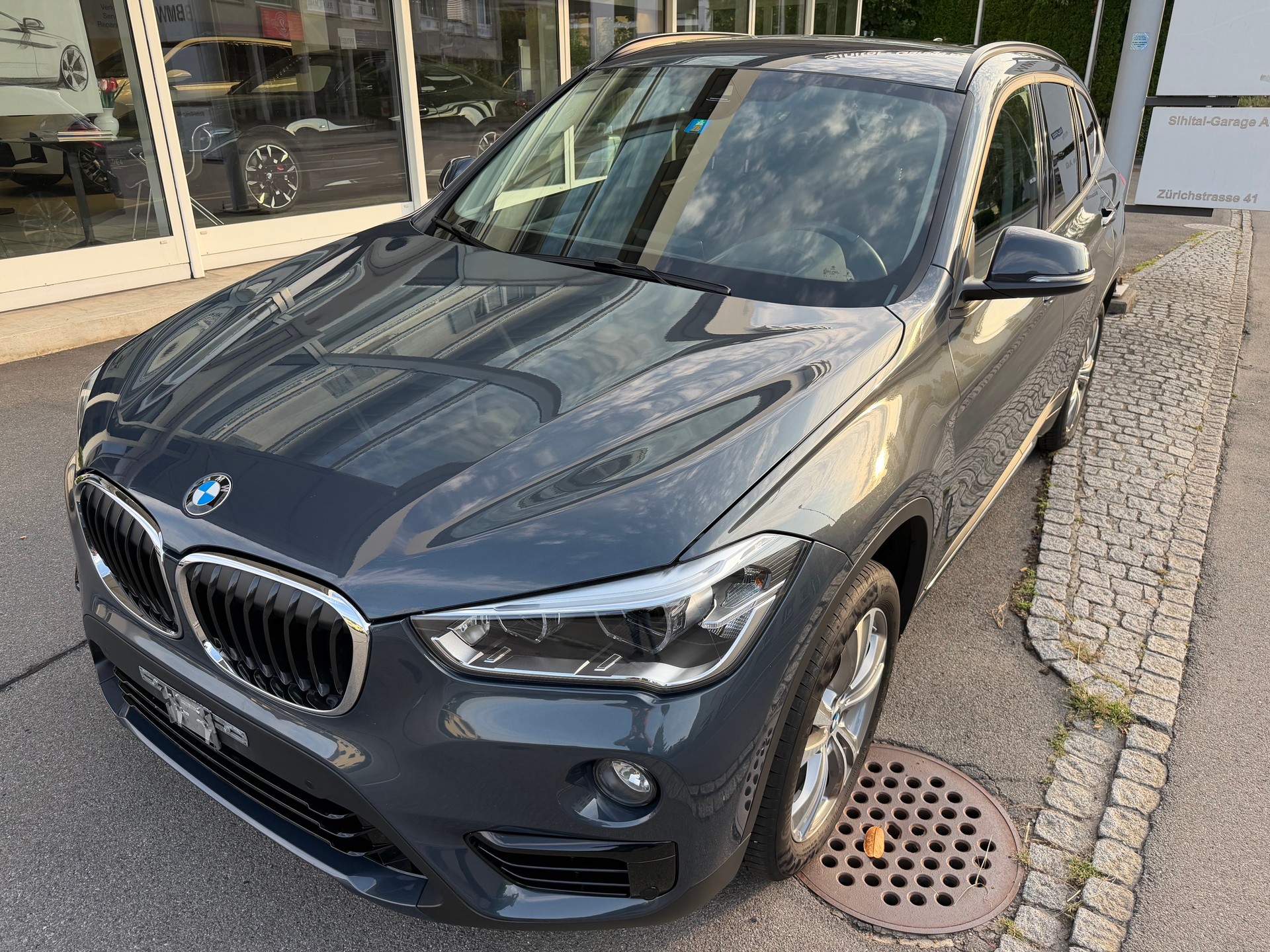 BMW 25i xDrive-image-0
