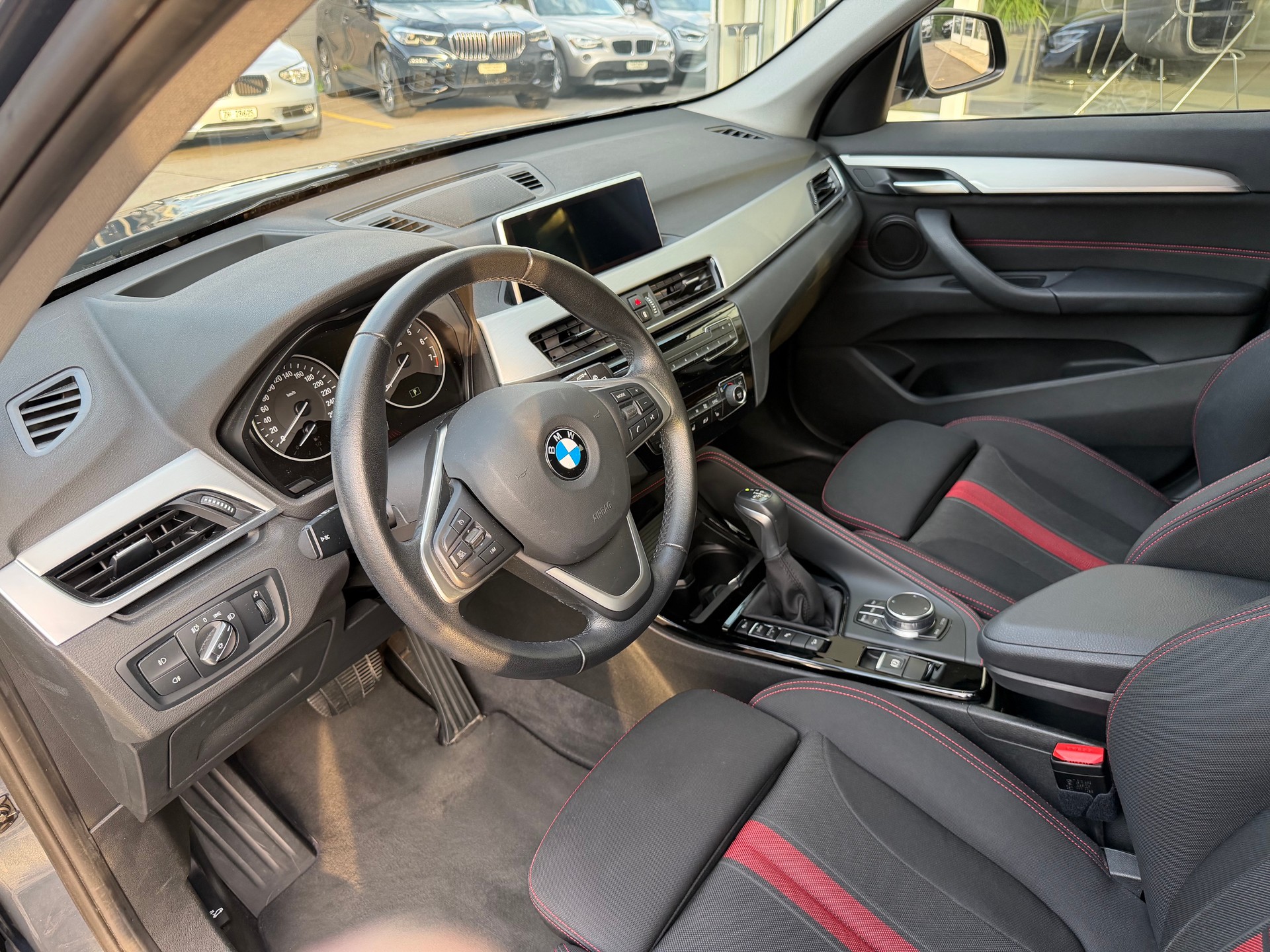 BMW 25i xDrive-image-5
