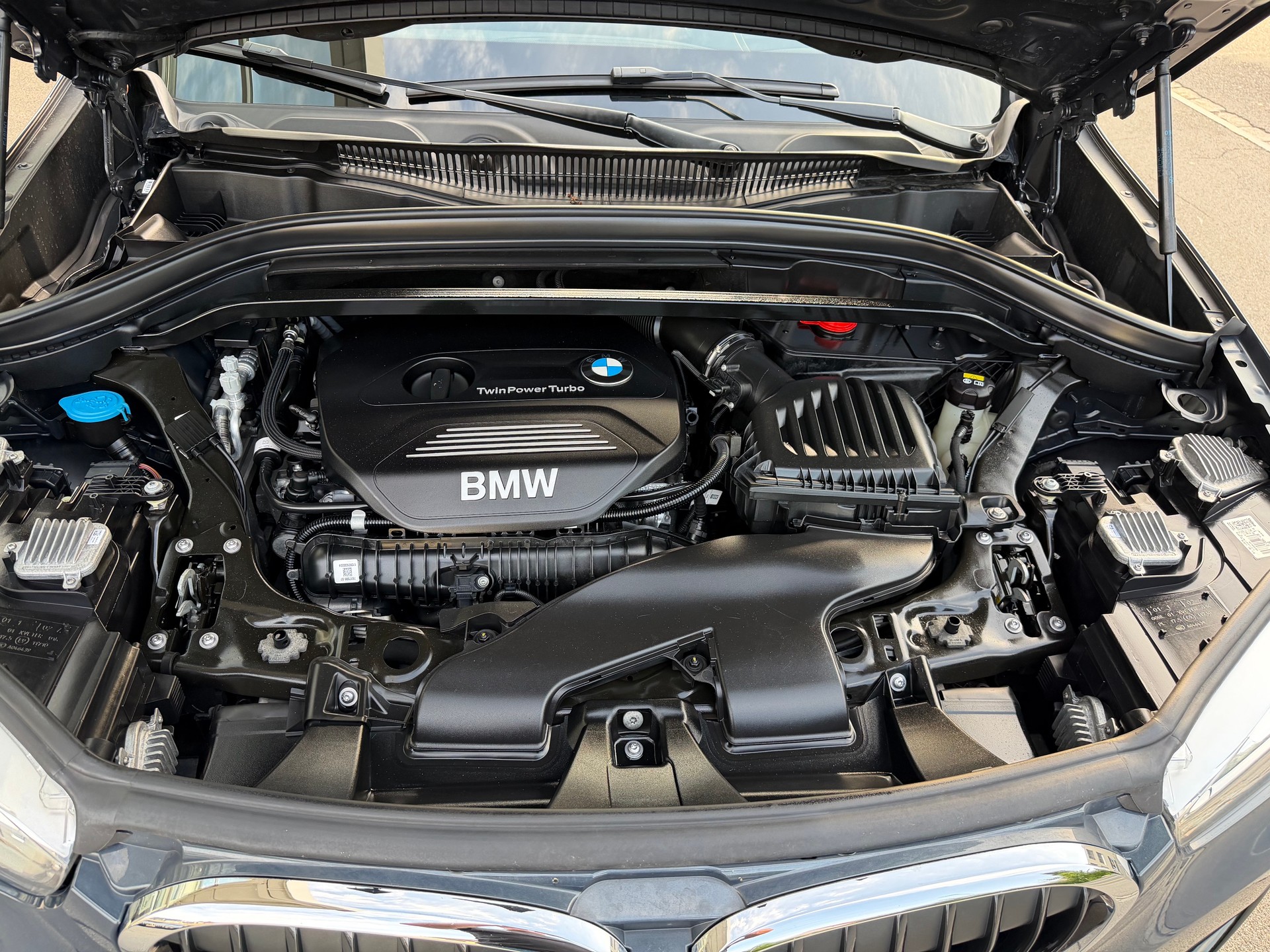 BMW 25i xDrive-image-4