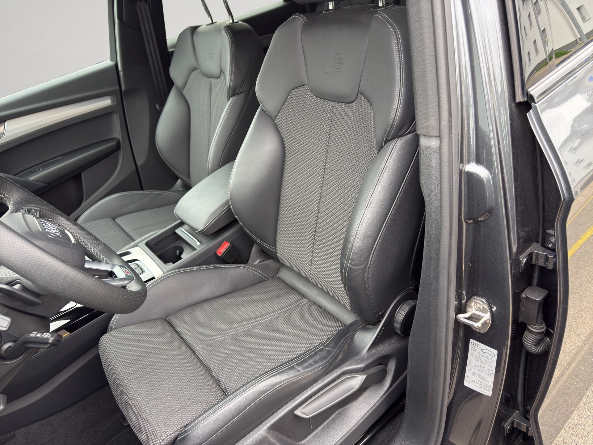 AUDI Q5 Sportback 50 TFSI e PHEV S line quattro S-tronic-image-13