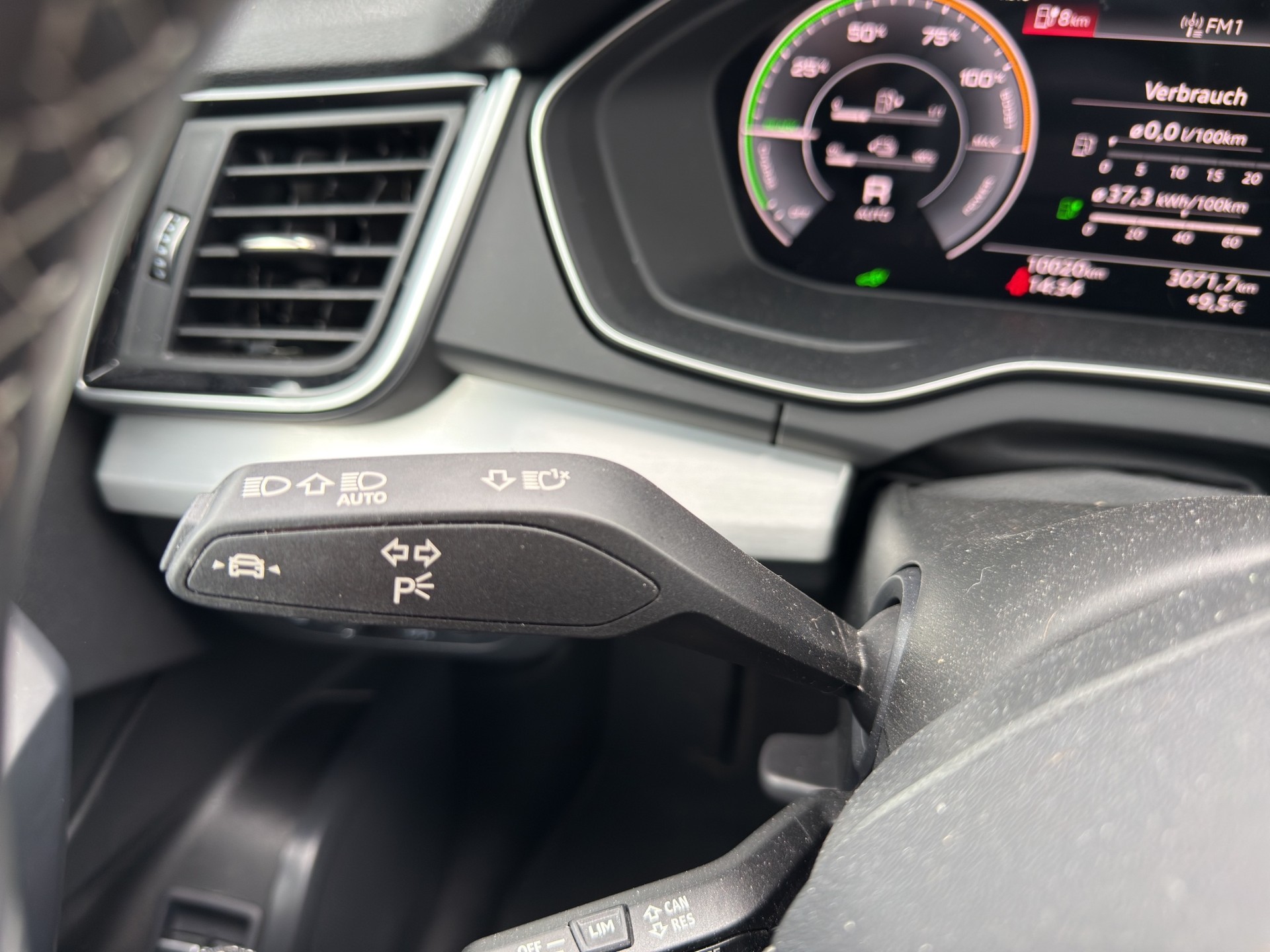 AUDI Q5 Sportback 50 TFSI e PHEV S line quattro S-tronic-image-16