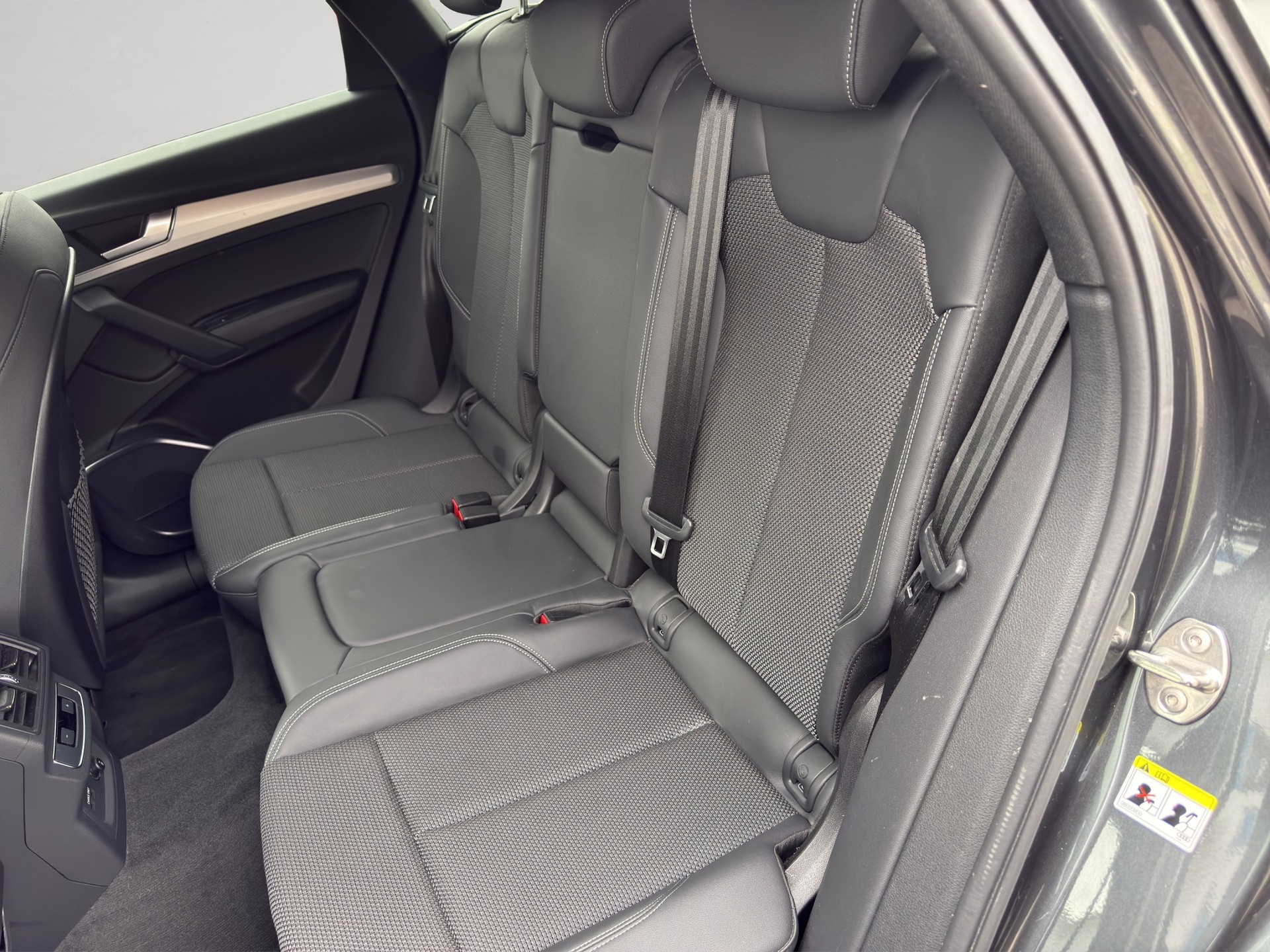AUDI Q5 Sportback 50 TFSI e PHEV S line quattro S-tronic-image-14