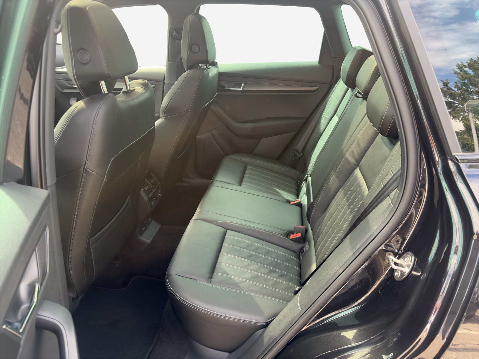 SKODA Karoq 2.0 TSI SportLine 4x4 DSG-image-11