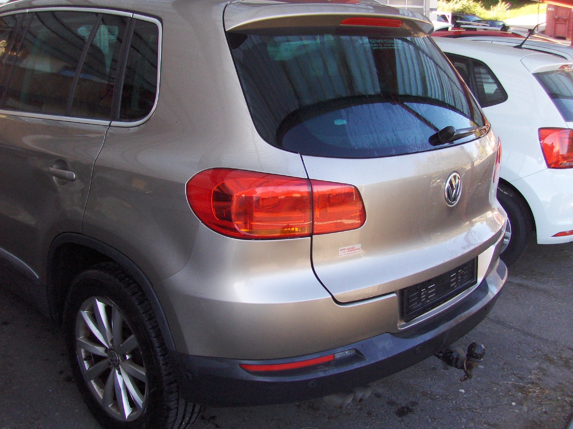 VW Tiguan 2.0 TDI BlueMotion Sport&Style 4Motion DSG-image-2