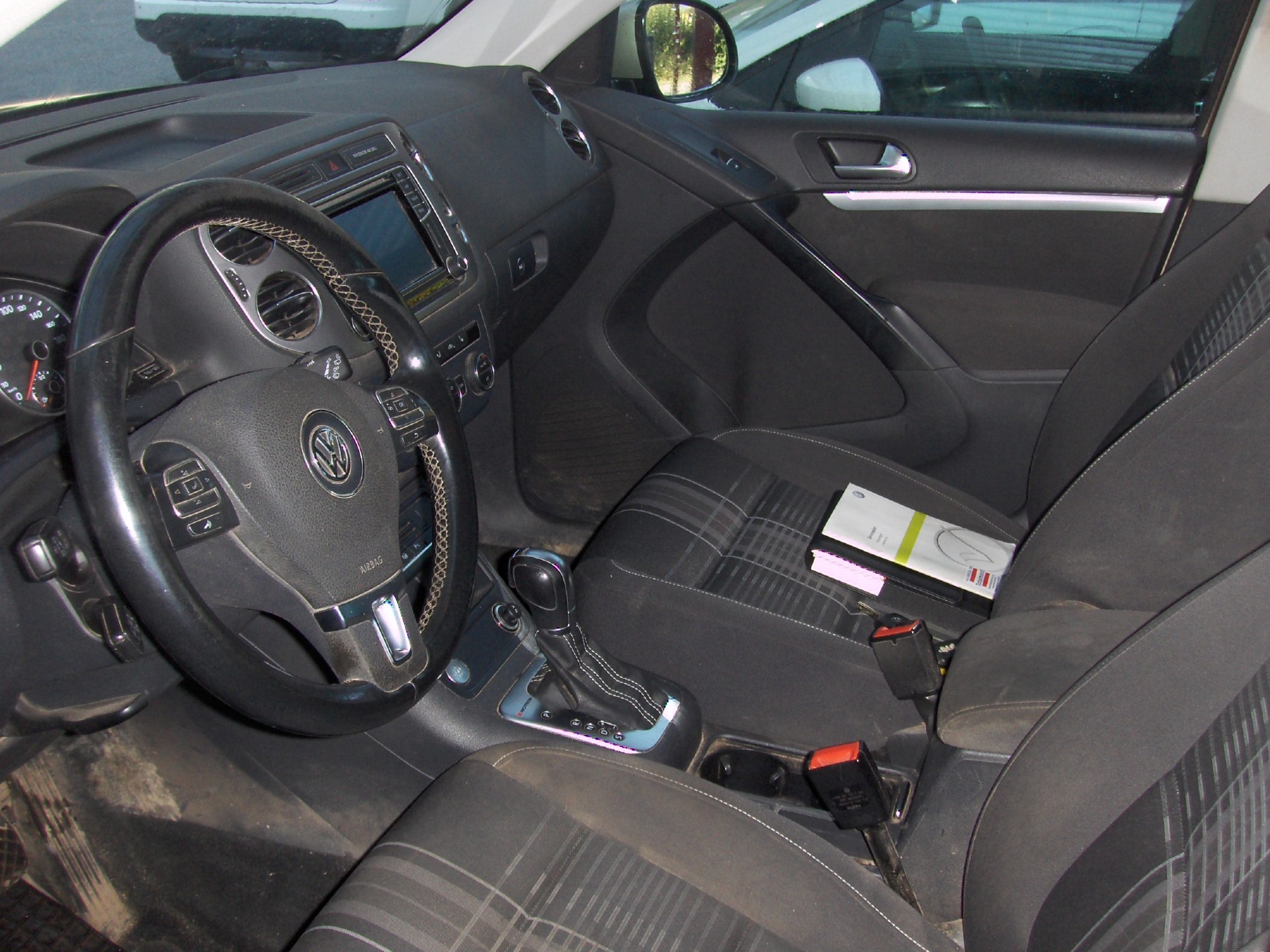 VW Tiguan 2.0 TDI BlueMotion Sport&Style 4Motion DSG-image-4