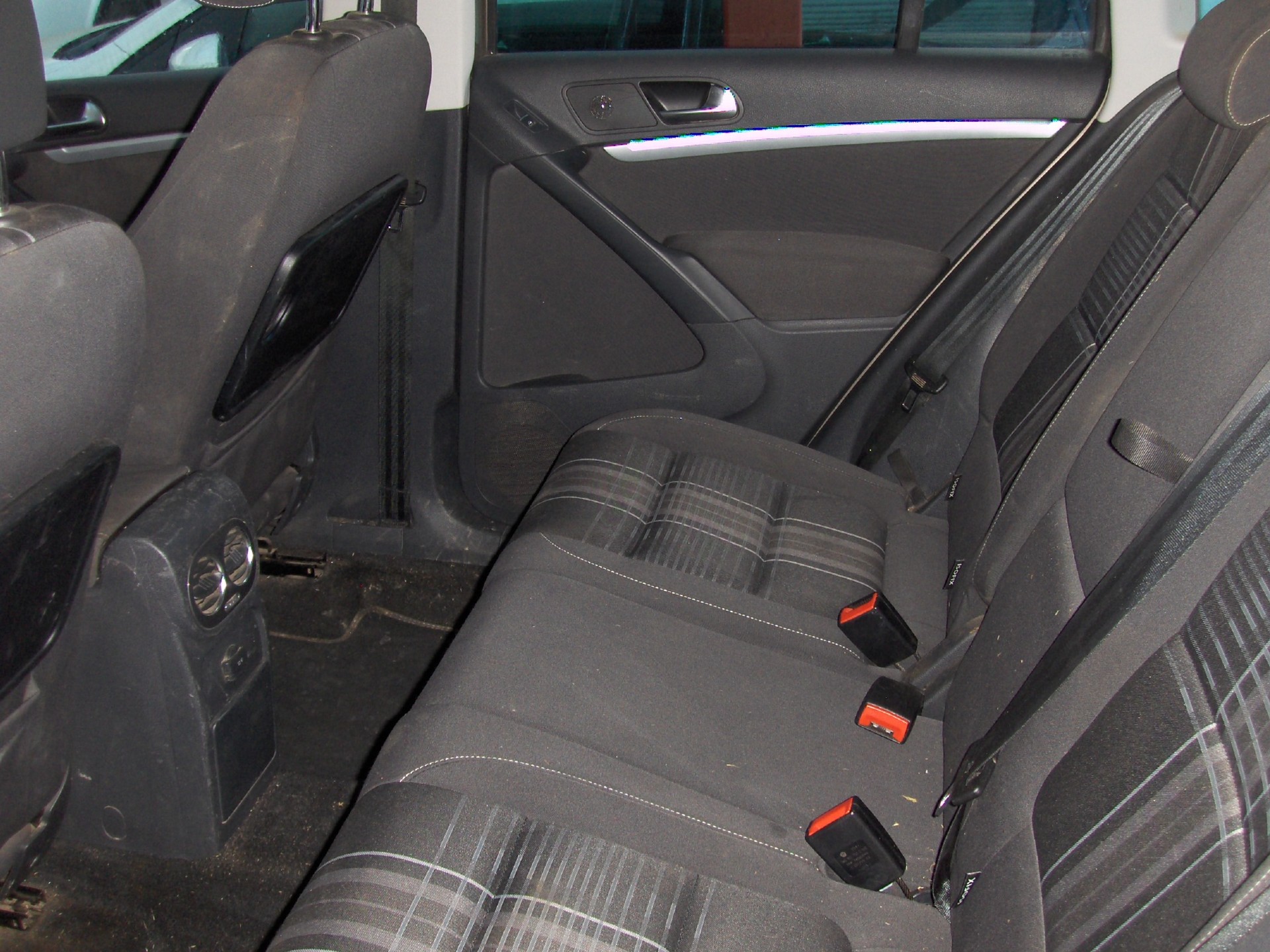 VW Tiguan 2.0 TDI BlueMotion Sport&Style 4Motion DSG-image-5