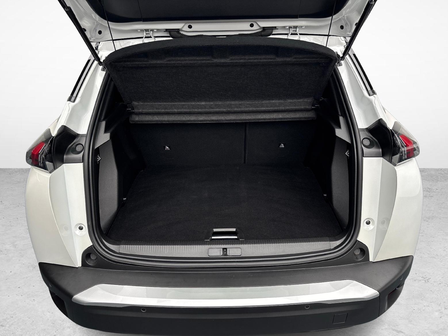 PEUGEOT 2008 e-GT-image-11