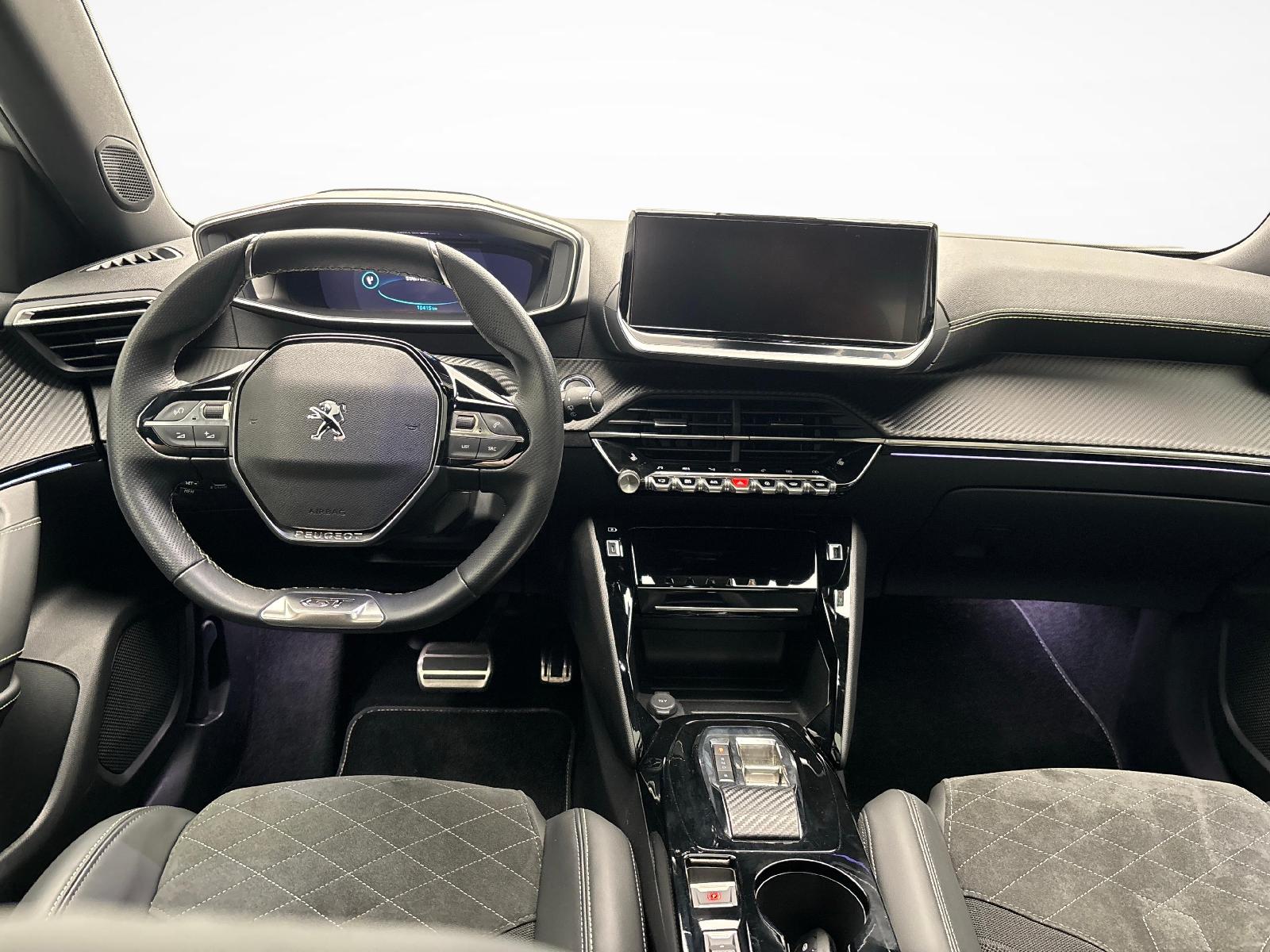 PEUGEOT 2008 e-GT-image-8