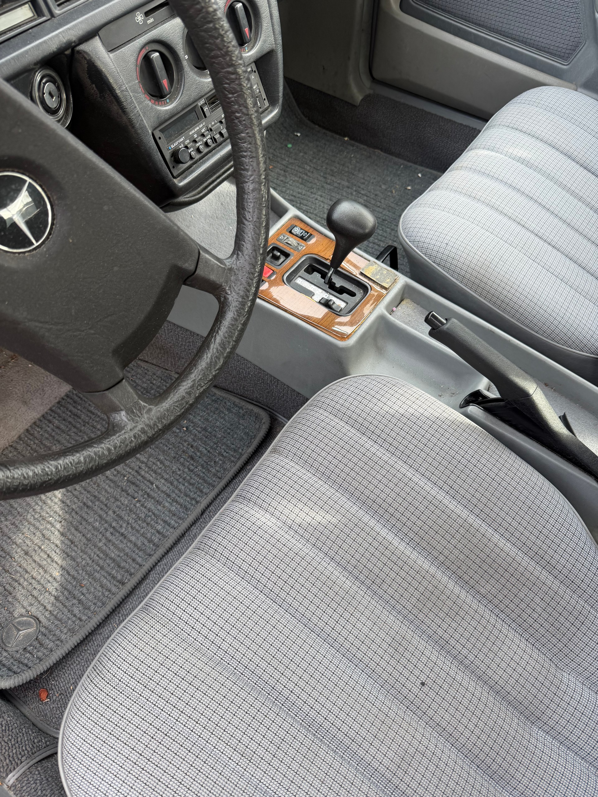 MERCEDES-BENZ 190 E 2.6-image-7