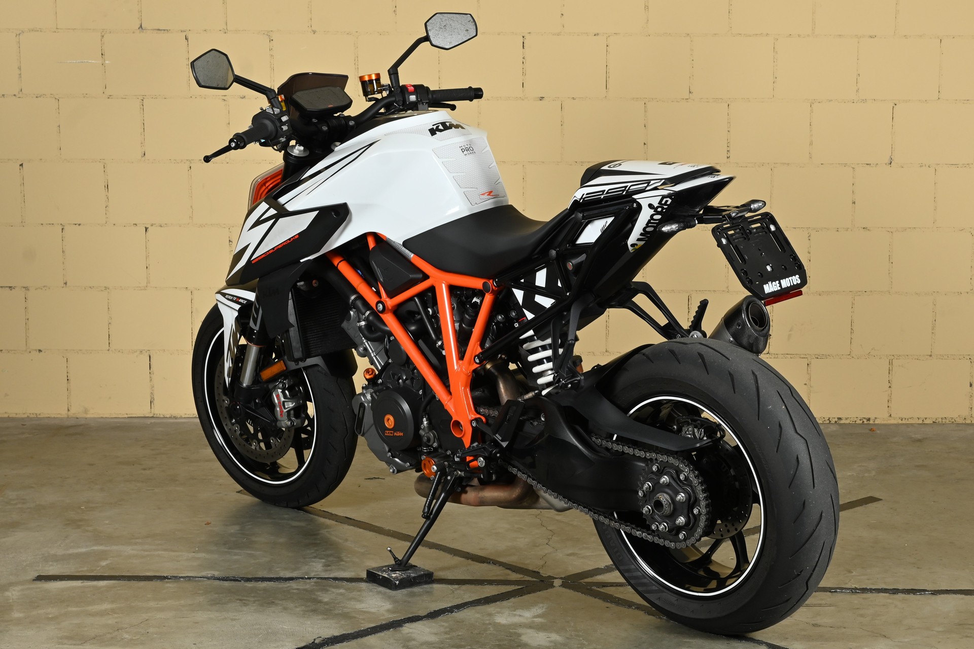 KTM 1290 Super Duke R-image-12