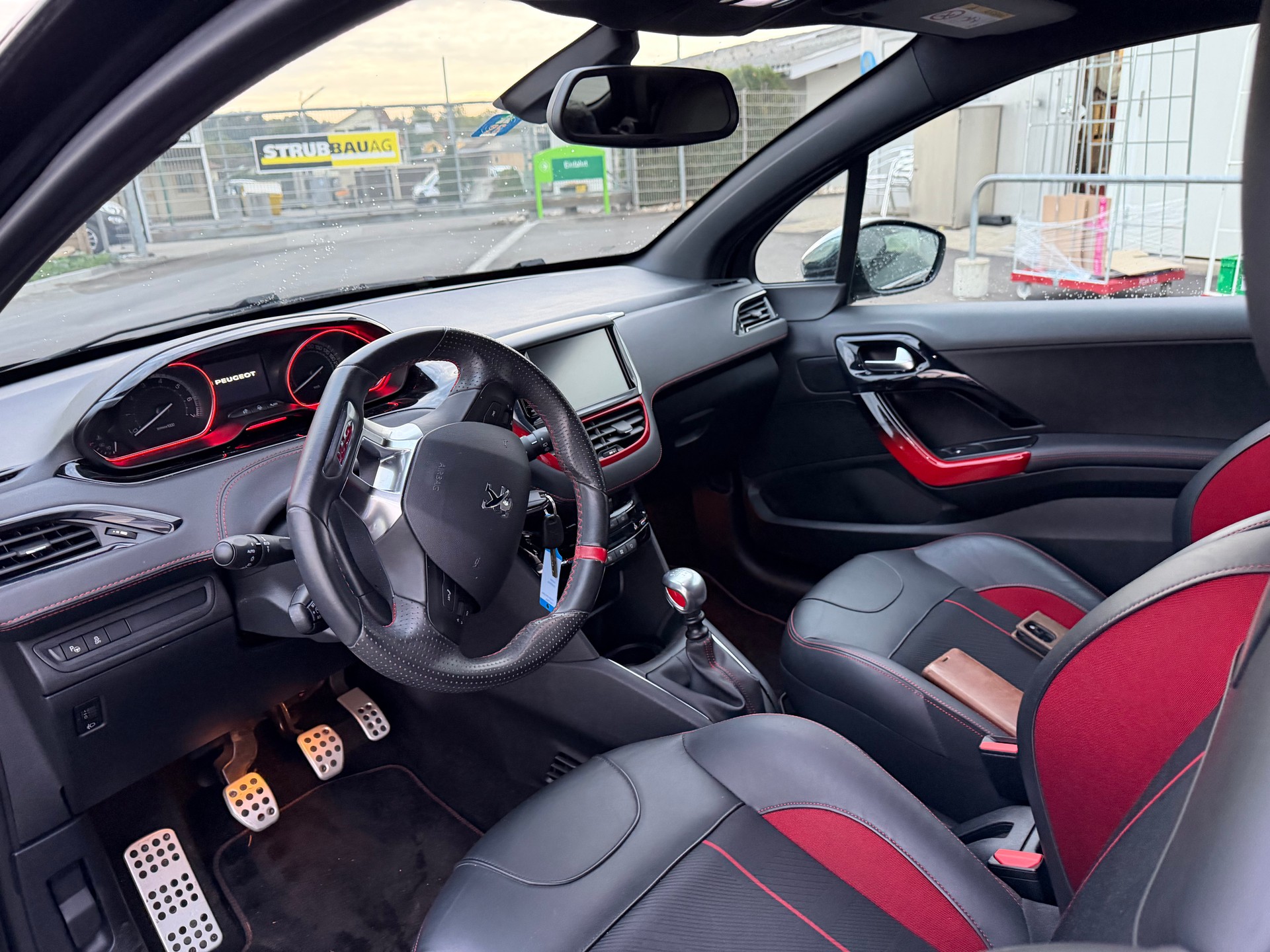 PEUGEOT 208 1.6 Turbo GTi-image-10