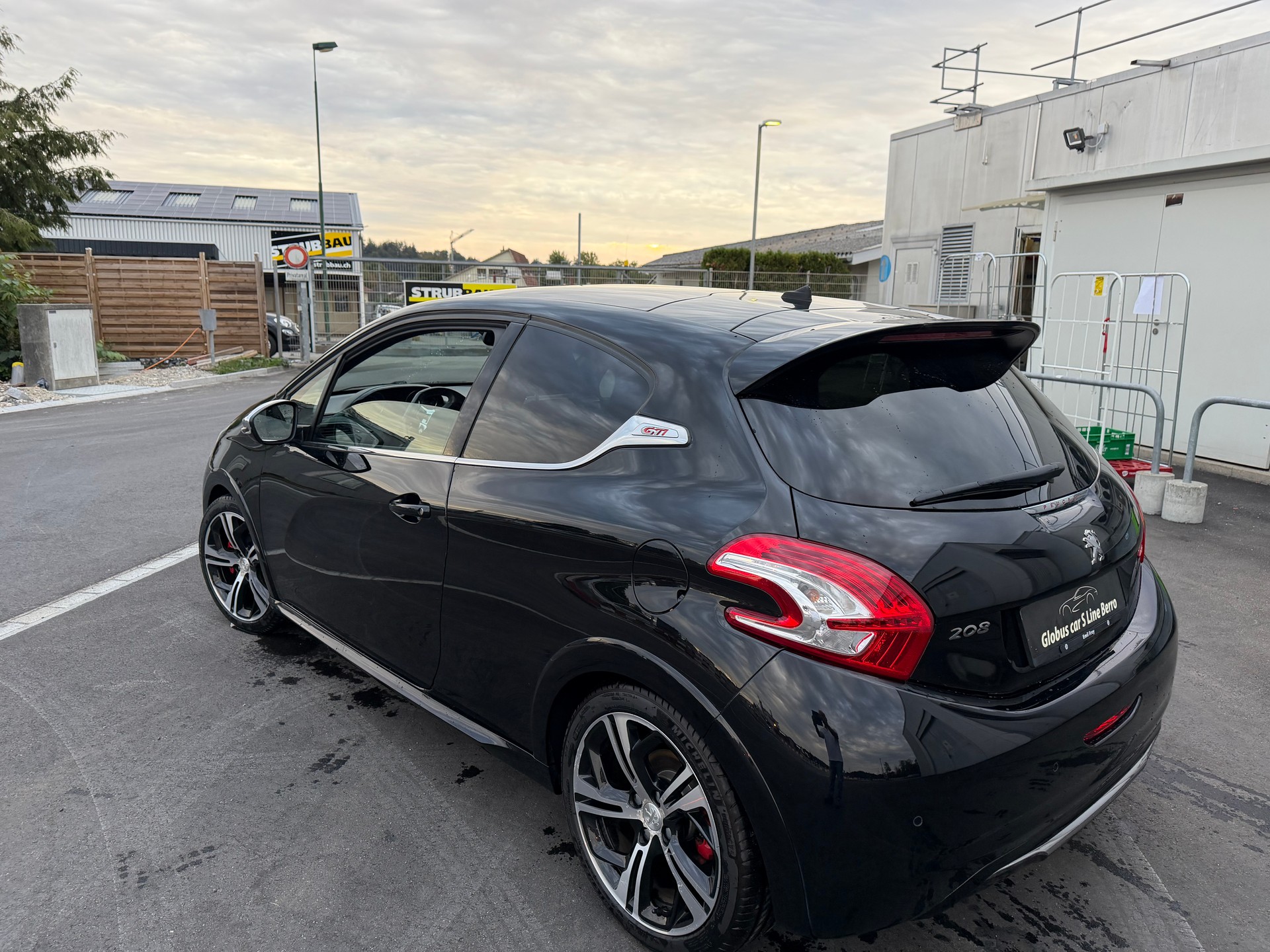 PEUGEOT 208 1.6 Turbo GTi-image-6