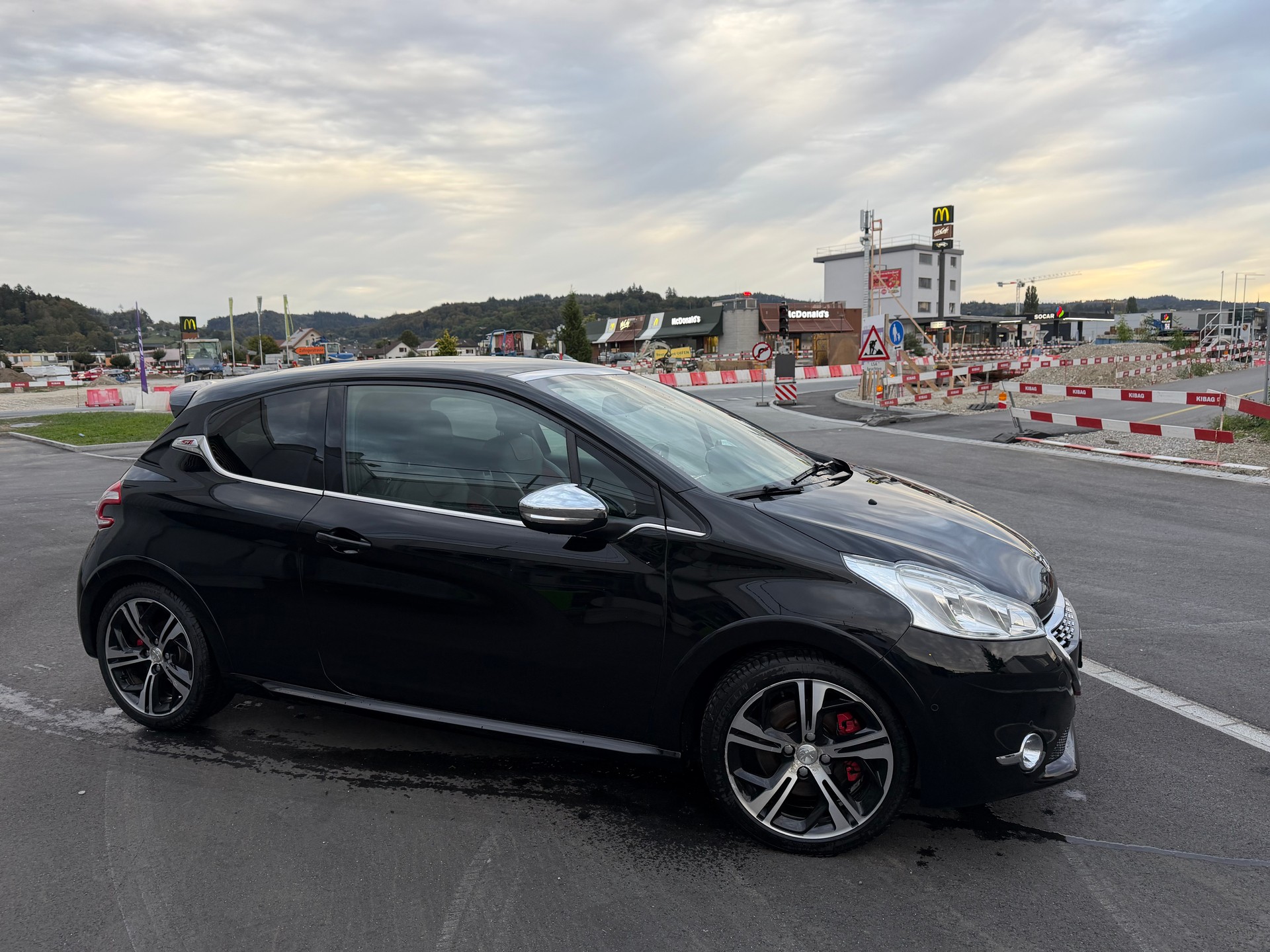 PEUGEOT 208 1.6 Turbo GTi-image-2