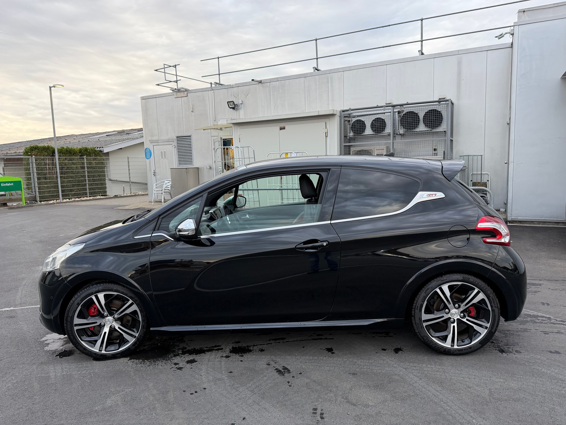 PEUGEOT 208 1.6 Turbo GTi-image-7