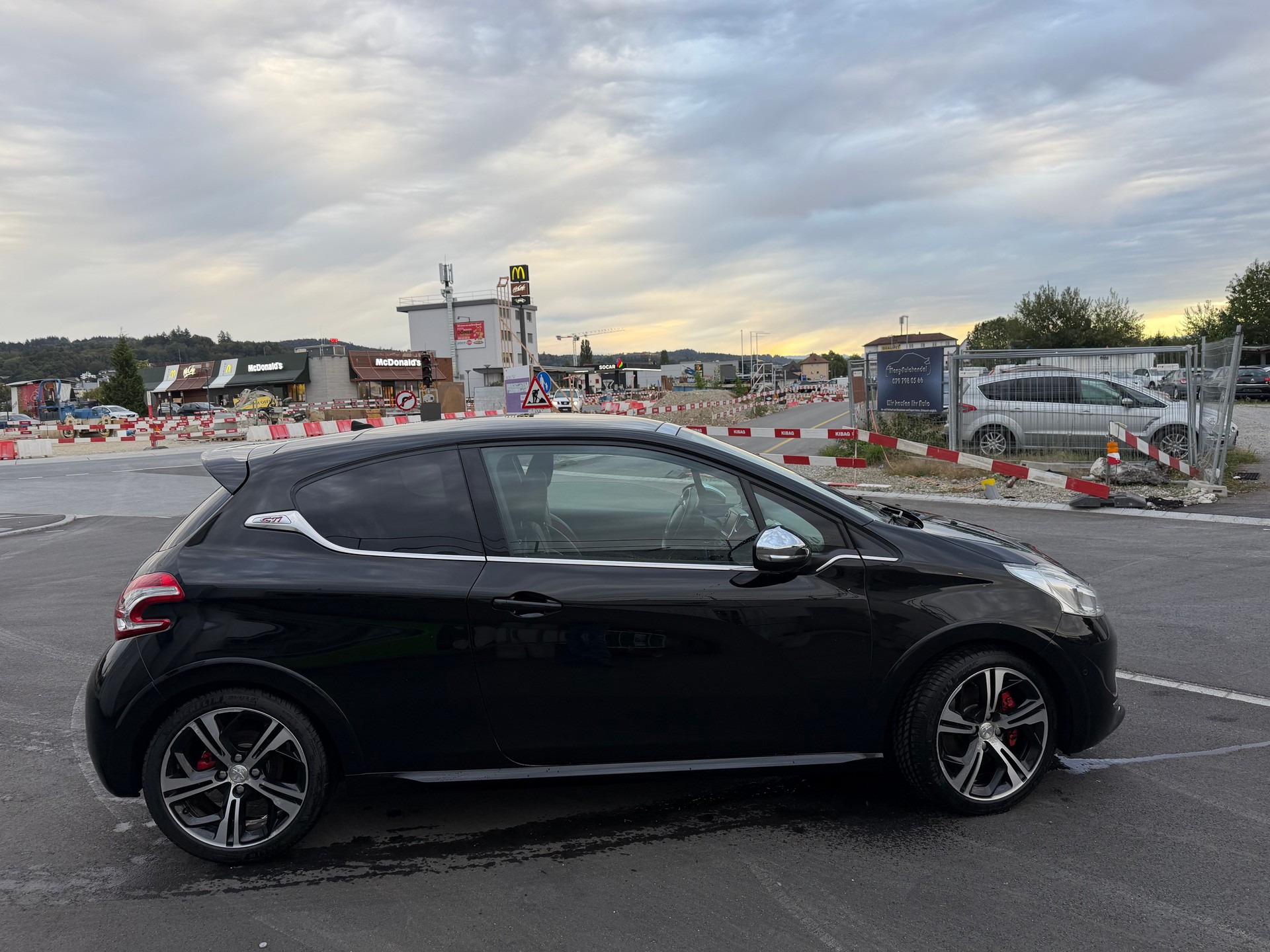 PEUGEOT 208 1.6 Turbo GTi-image-3