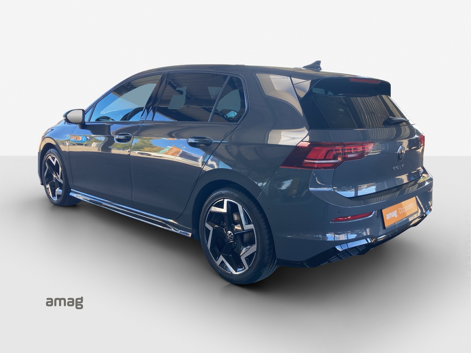 VW Golf 1.5 e TSI mHEV R-Line DSG-image-2