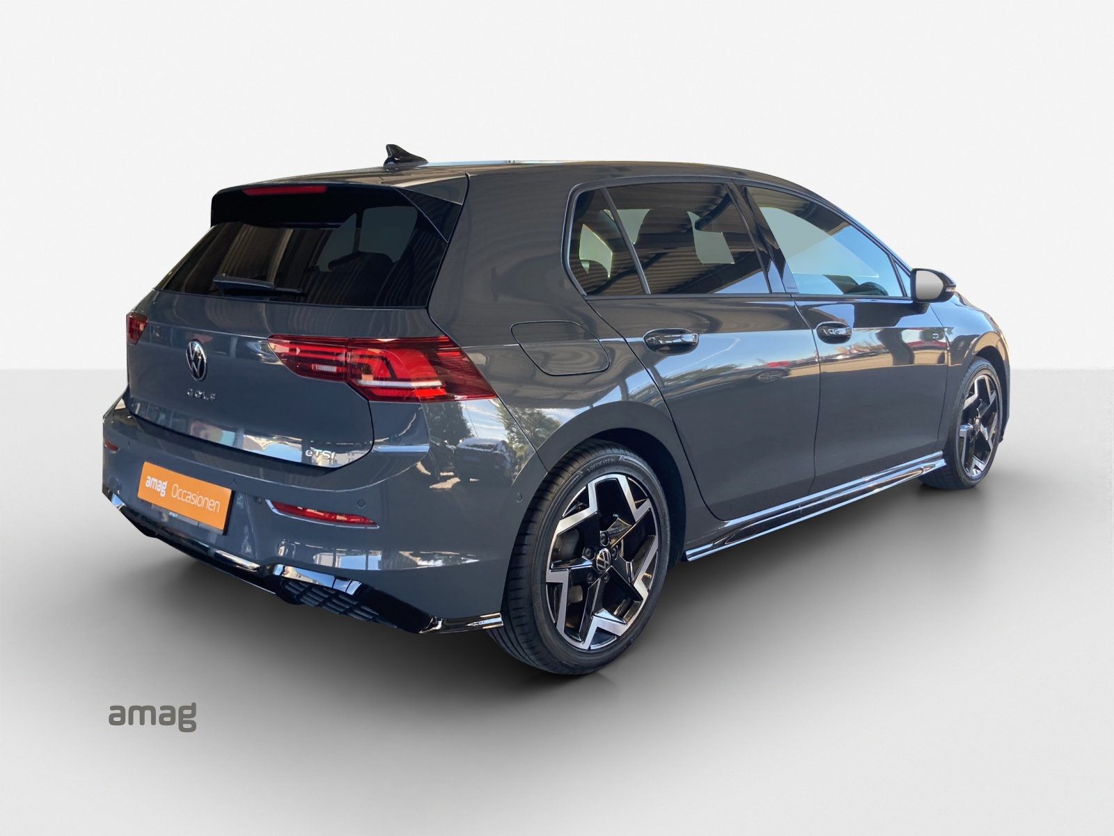 VW Golf 1.5 e TSI mHEV R-Line DSG-image-4